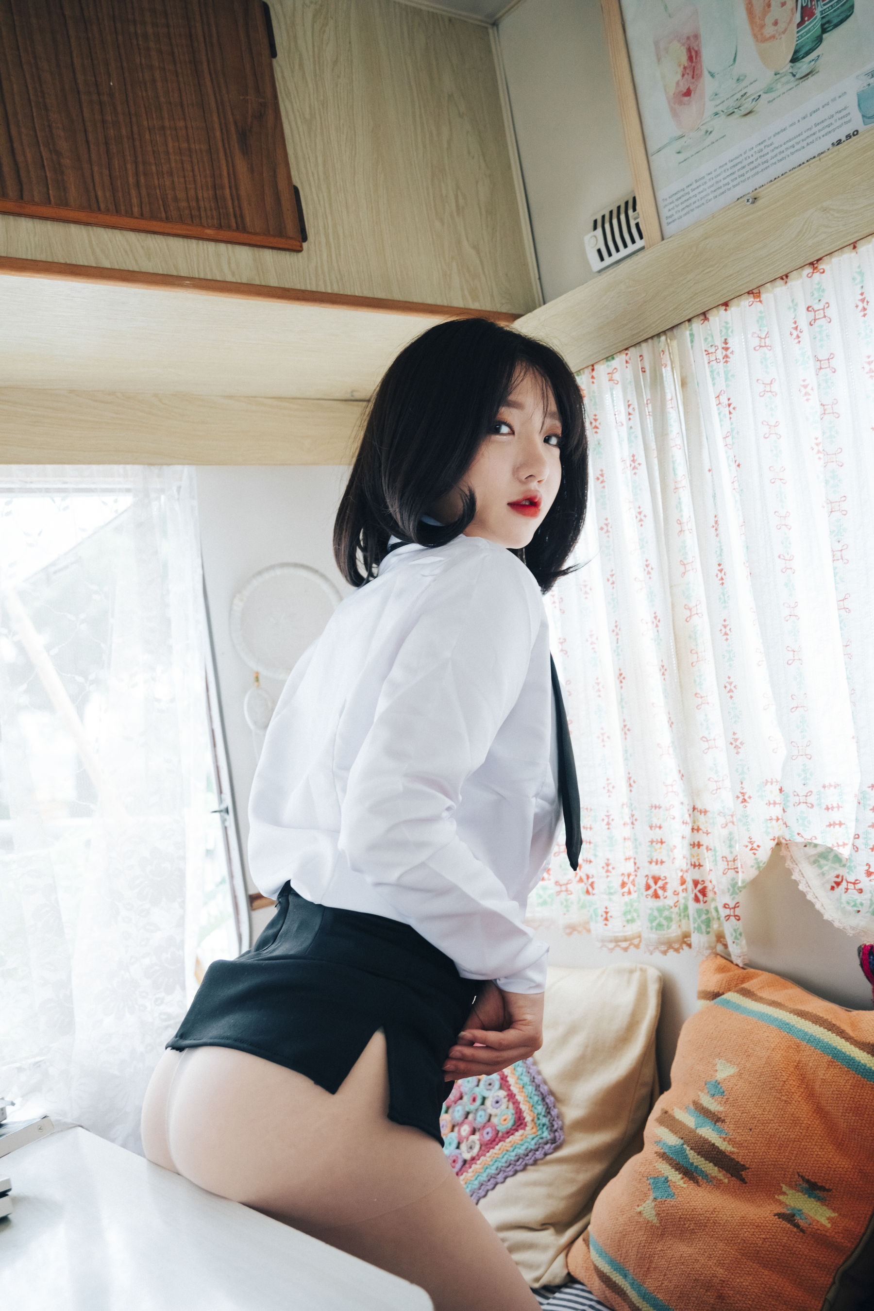 [LOOZY] Yeeun – Officegirls Vacation Vol.2 日韩写真-第3张