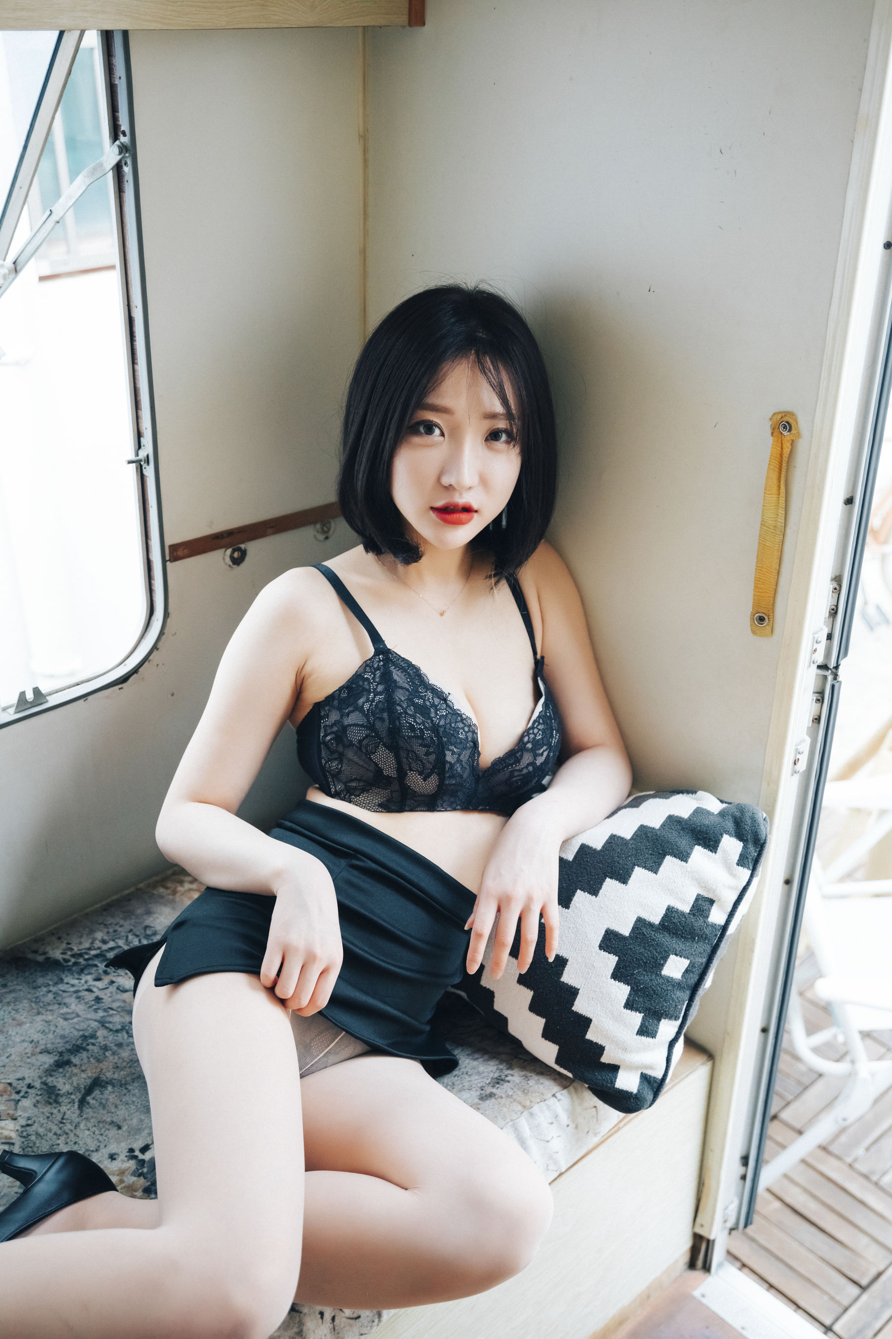 [LOOZY] Yeeun – Officegirls Vacation Vol.2 日韩写真-第43张