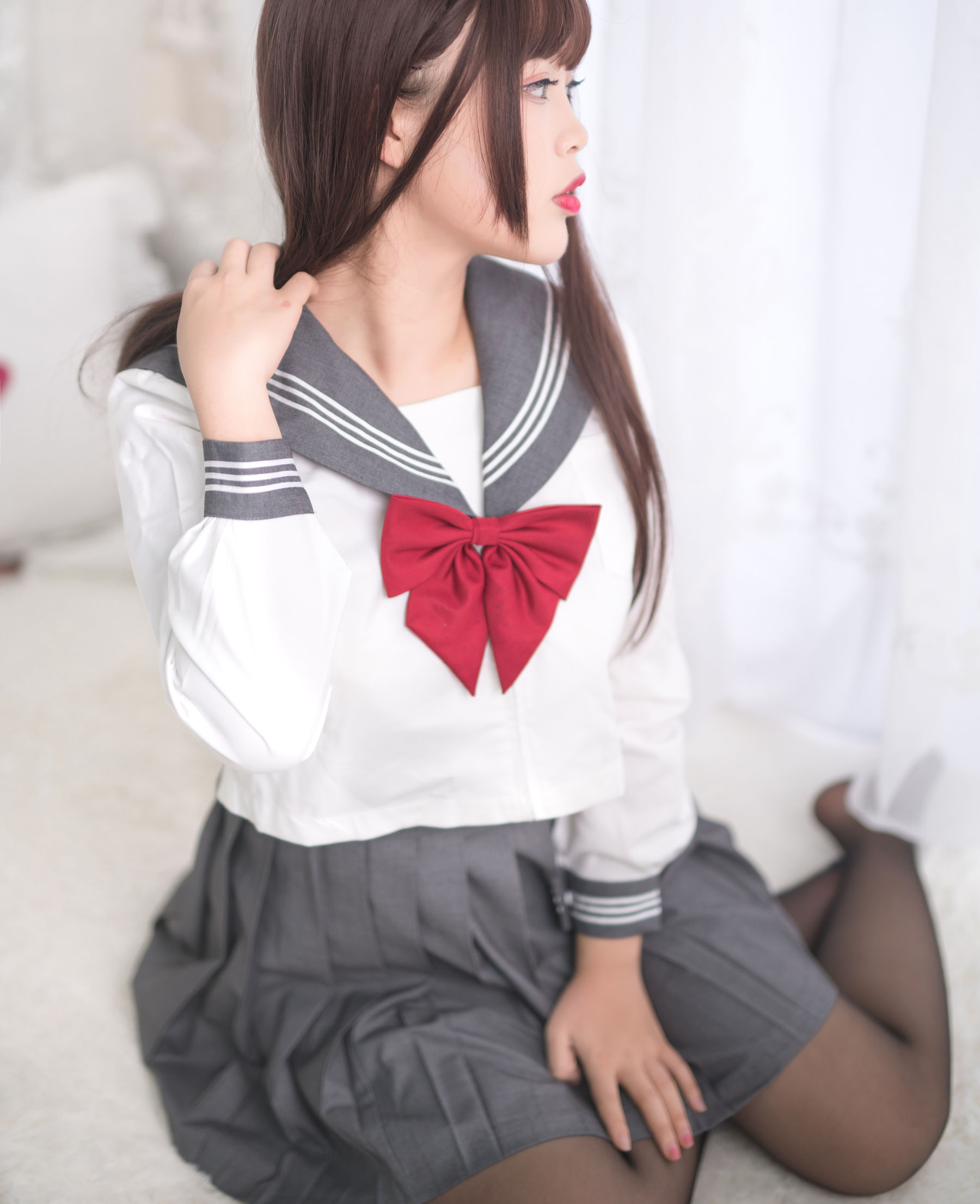 [Cosplay写真] 萌系小姐姐-白烨- – 黑丝制服少女 Cosplay-第2张