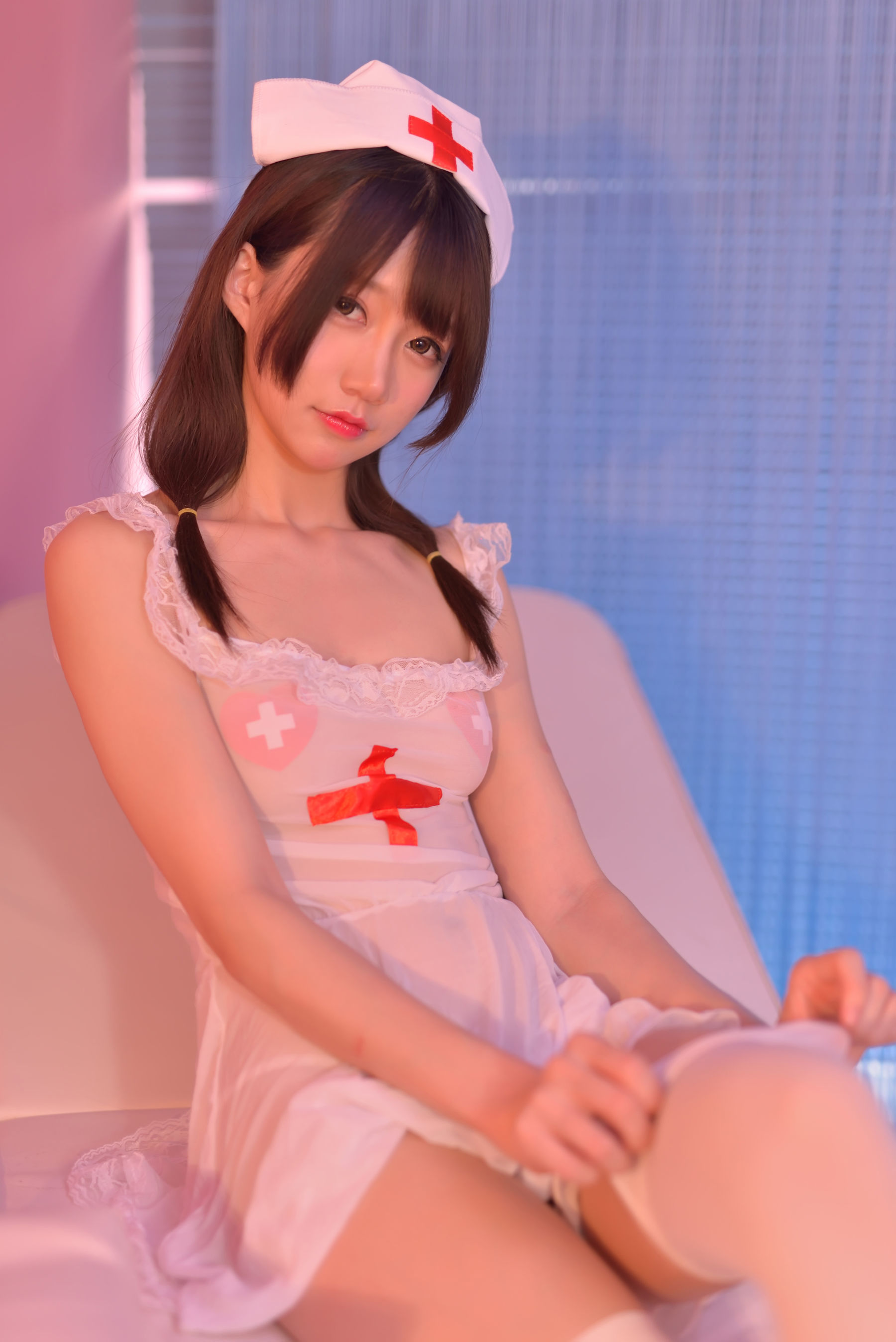 [萝莉COS] NAGISA魔物喵 VOL.04 性感看护师 Cosplay-第3张