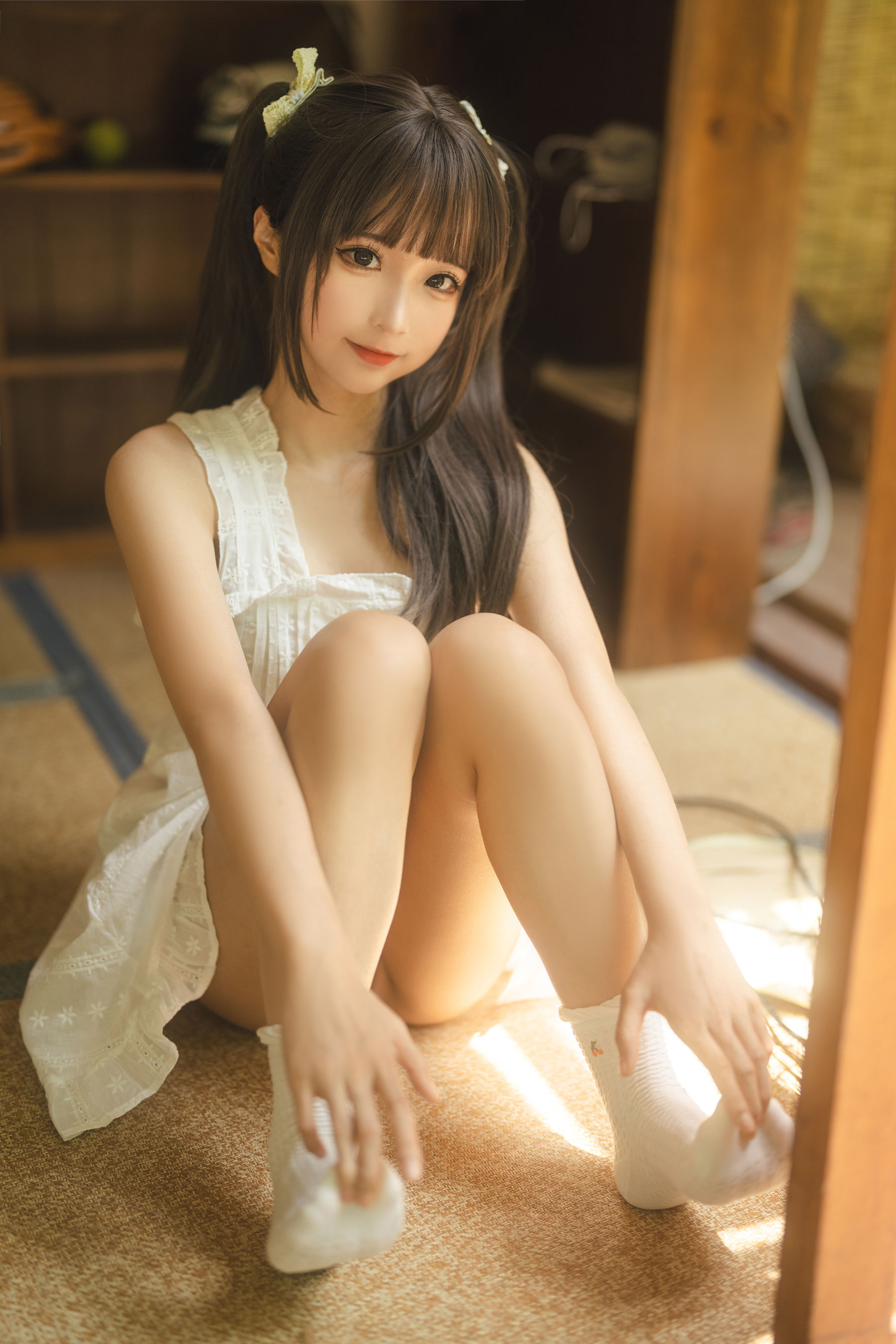 动漫博主蠢沫沫 – 白吊带 Cosplay-第3张