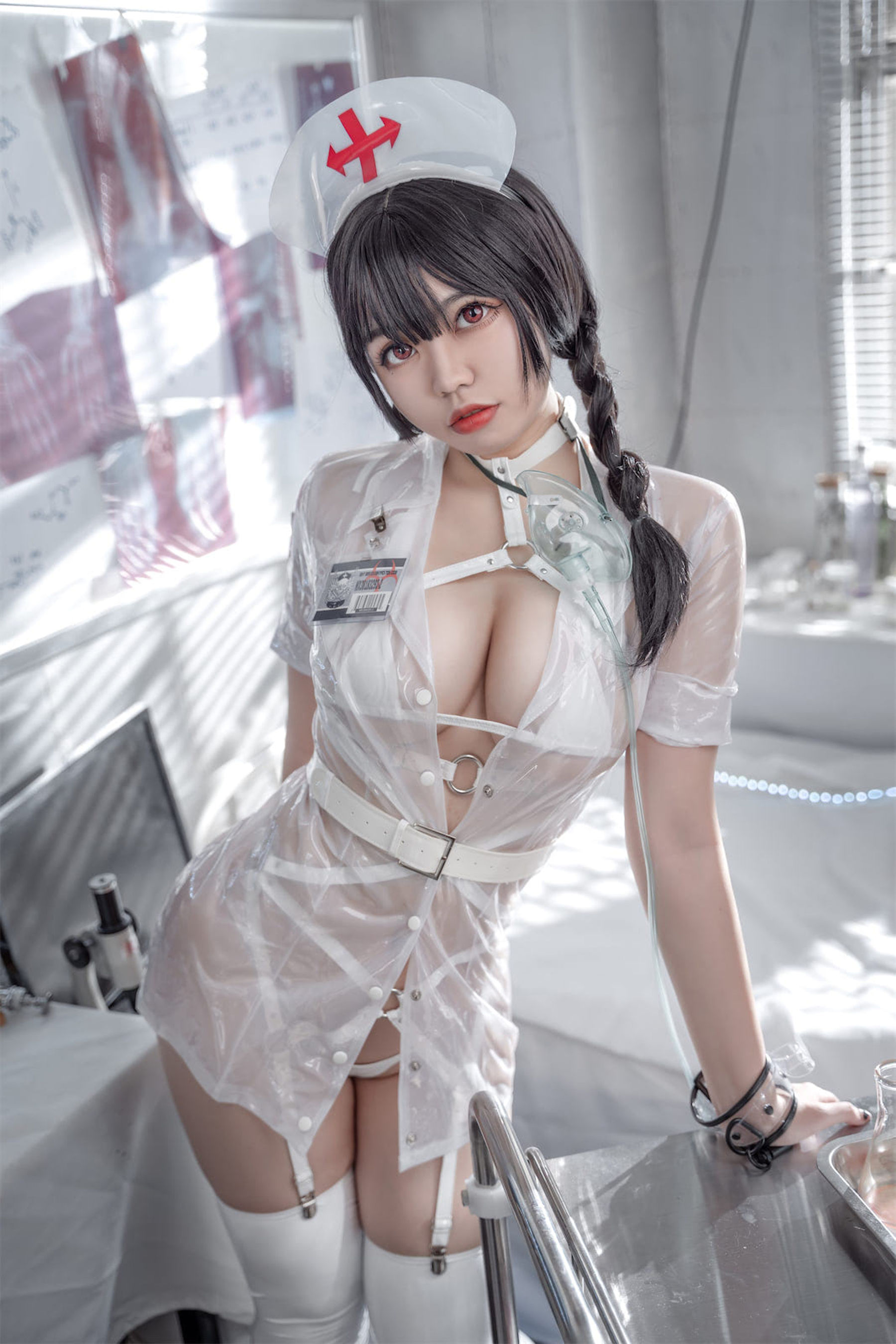 啊日日_Ganlory – 未来白色护士 Cosplay-第45张