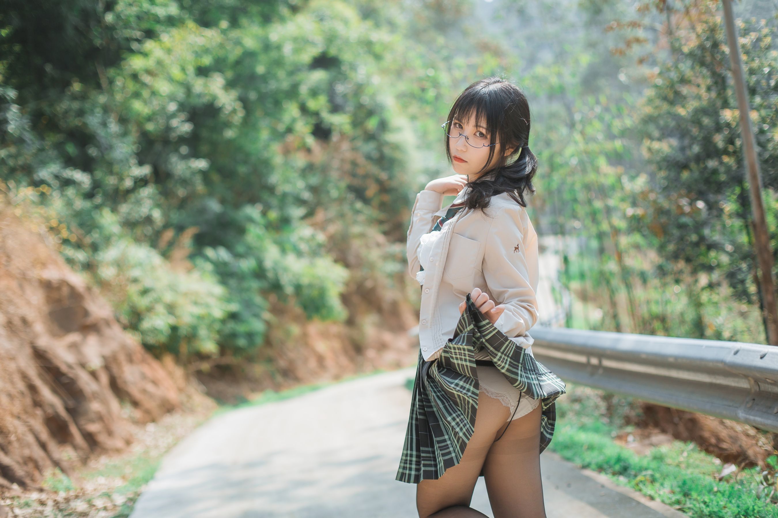 [萝莉COS] 逐月su – 乡间小路 Cosplay-第3张