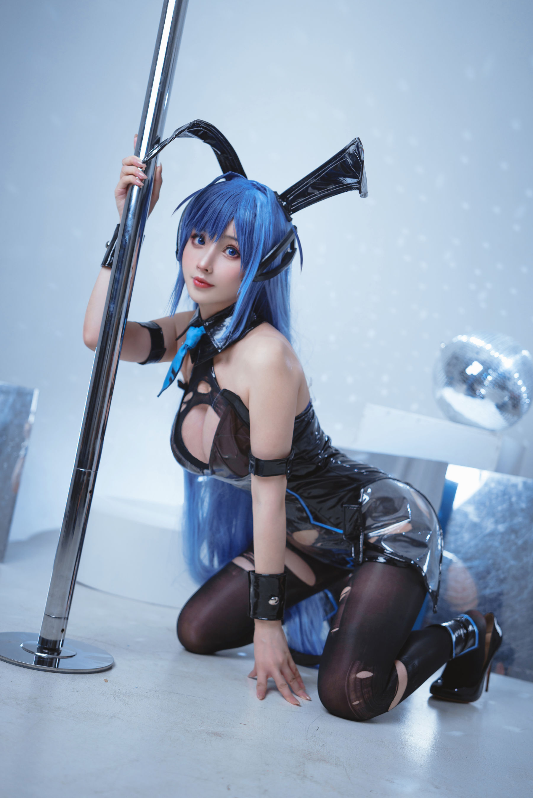 COS福利rioko凉凉子 – 花园兔女郎 Cosplay-第18张