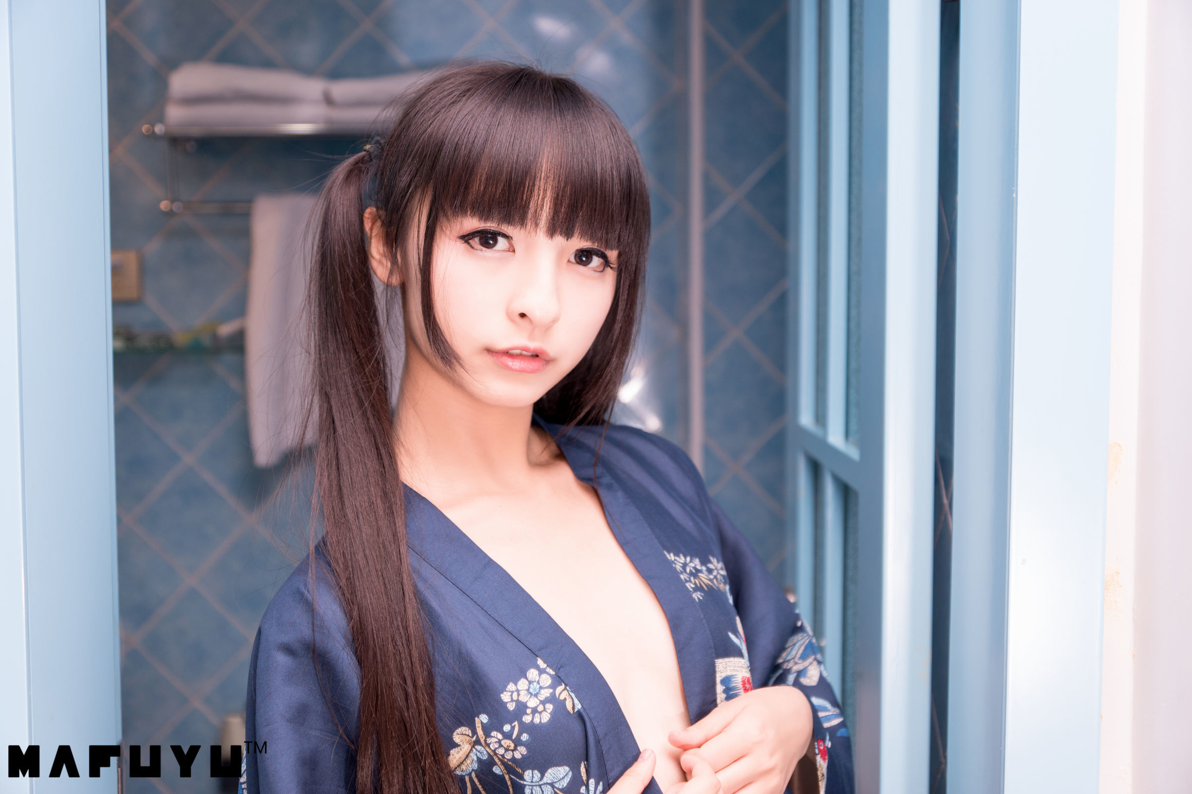 [萝莉COS] 神楽坂真冬 蓝白条纹系列套图 Cosplay-第9张