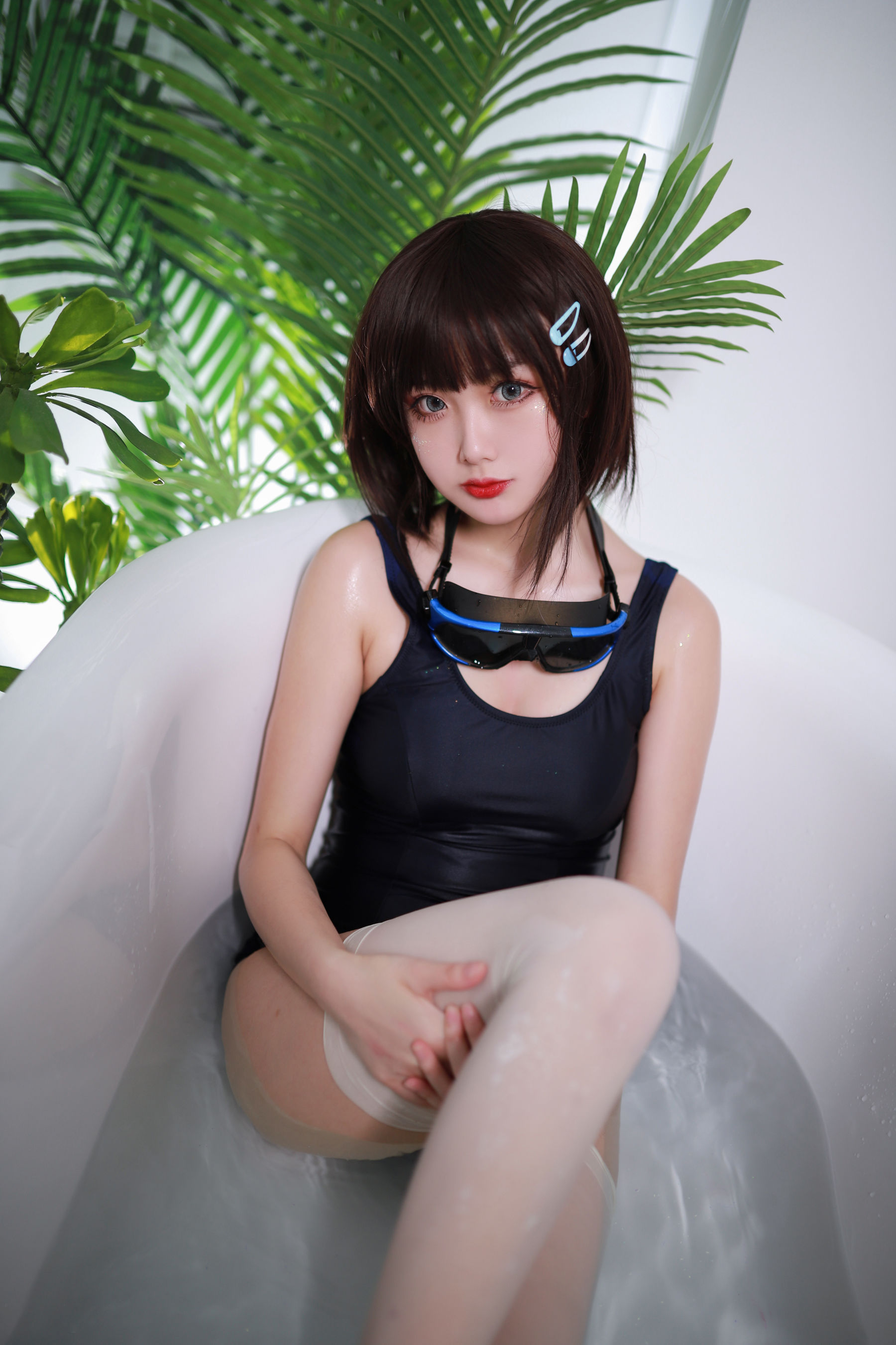 [Cosplay写真] 动漫博主您的蛋蛋 – 夏日泳装 浴缸 Cosplay-第1张