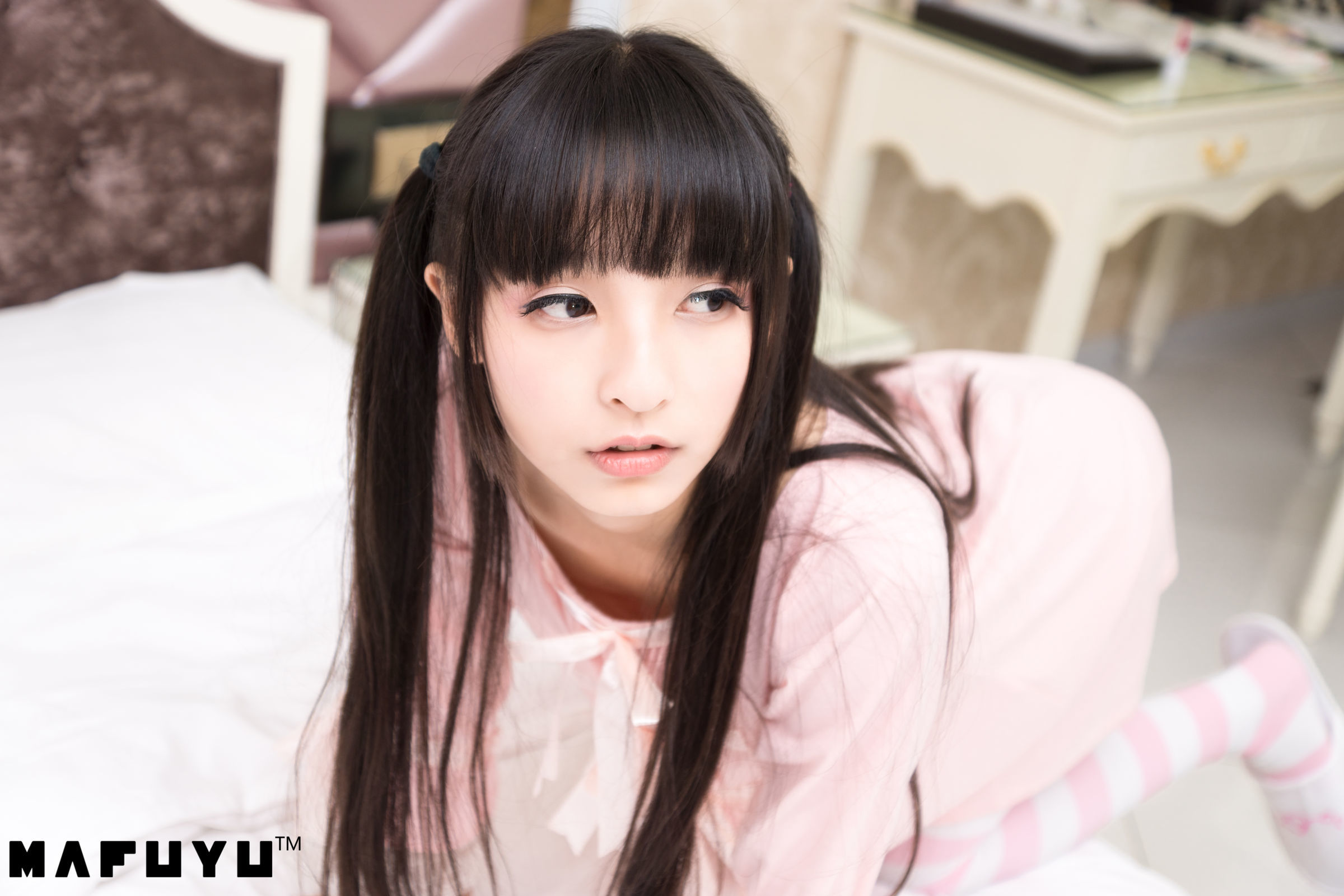 [萝莉COS] 神楽板真冬 粉白条纹系列套图 Cosplay-第16张