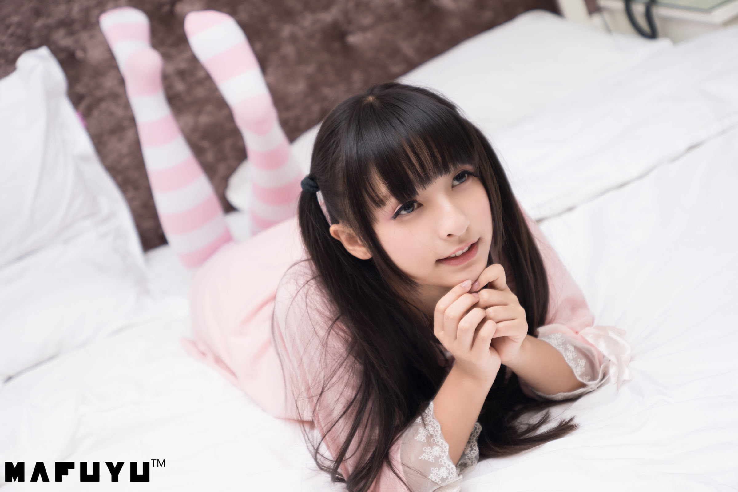 [萝莉COS] 神楽板真冬 粉白条纹系列套图 Cosplay-第43张