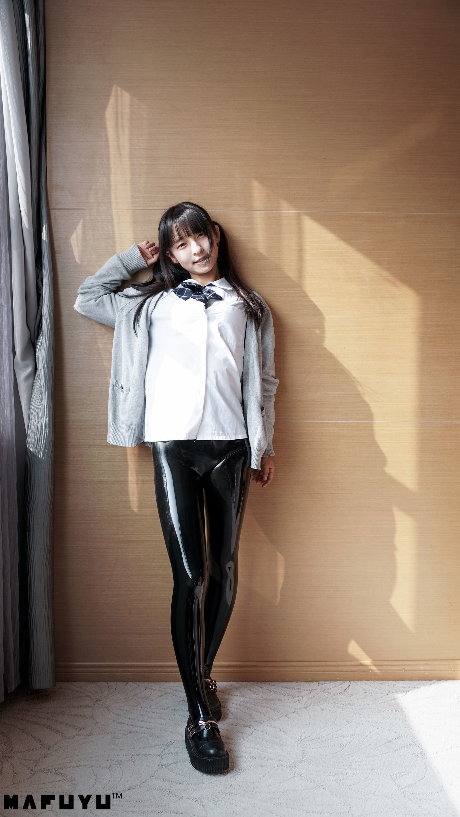 [萝莉COS] 神楽板真冬 胶袜系列系列套图 Cosplay-第160张