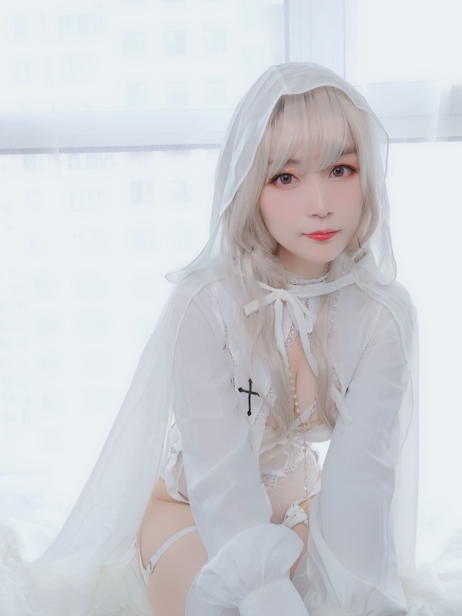 [萝莉COS] 白银 – 纯白圣女 Cosplay-第3张