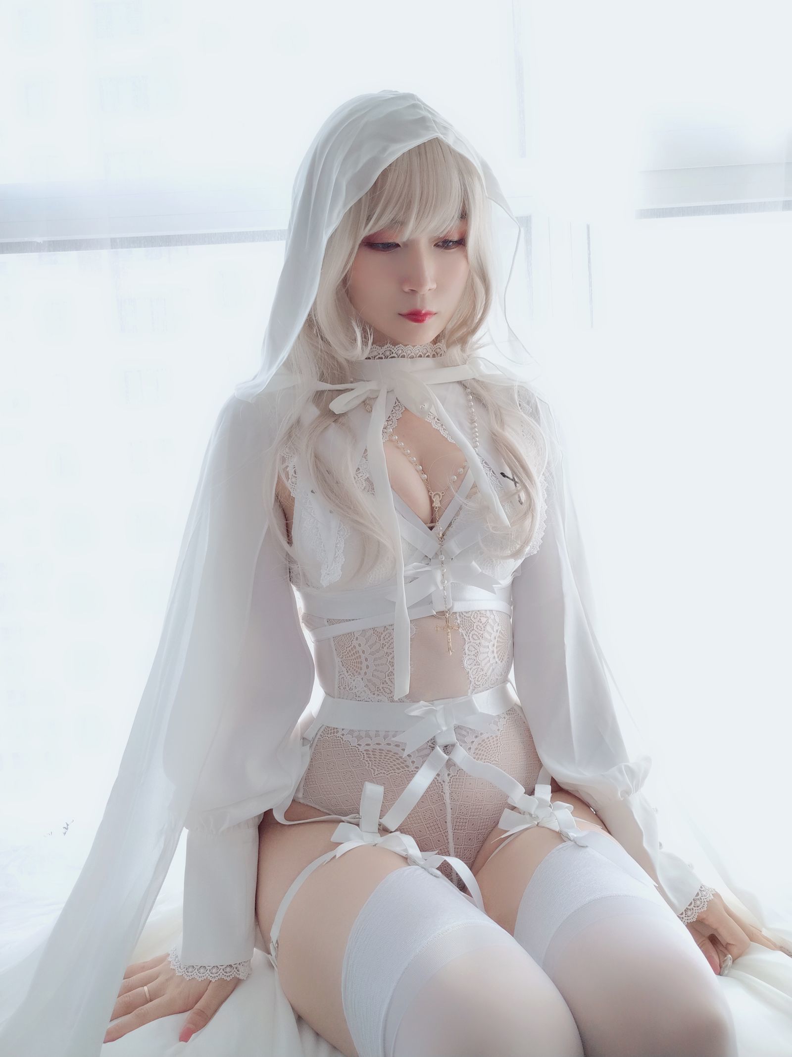 [萝莉COS] 白银 – 纯白圣女 Cosplay-第2张