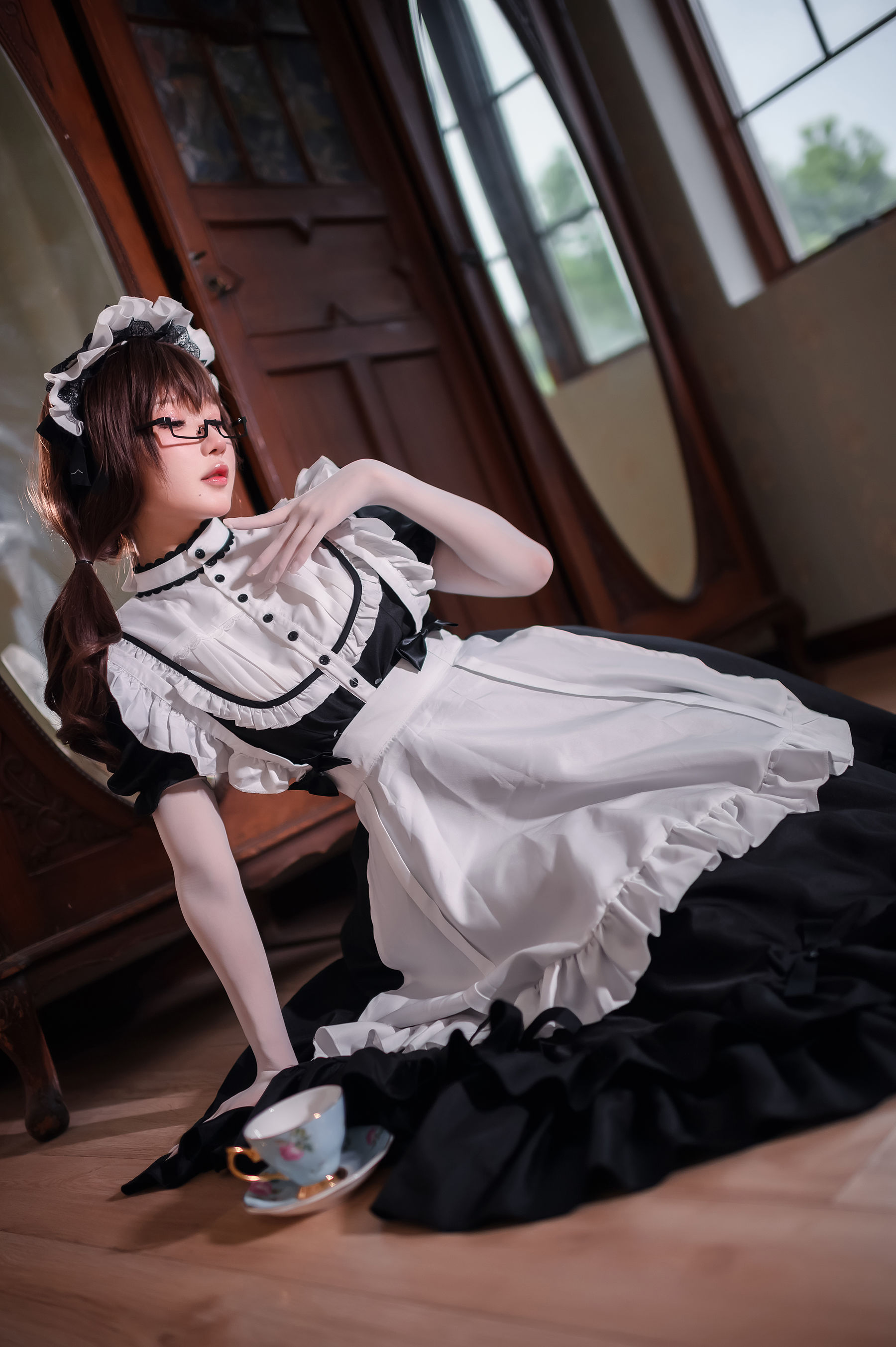 动漫博主阿包也是兔娘 – 传统长裙女仆 Cosplay-第2张