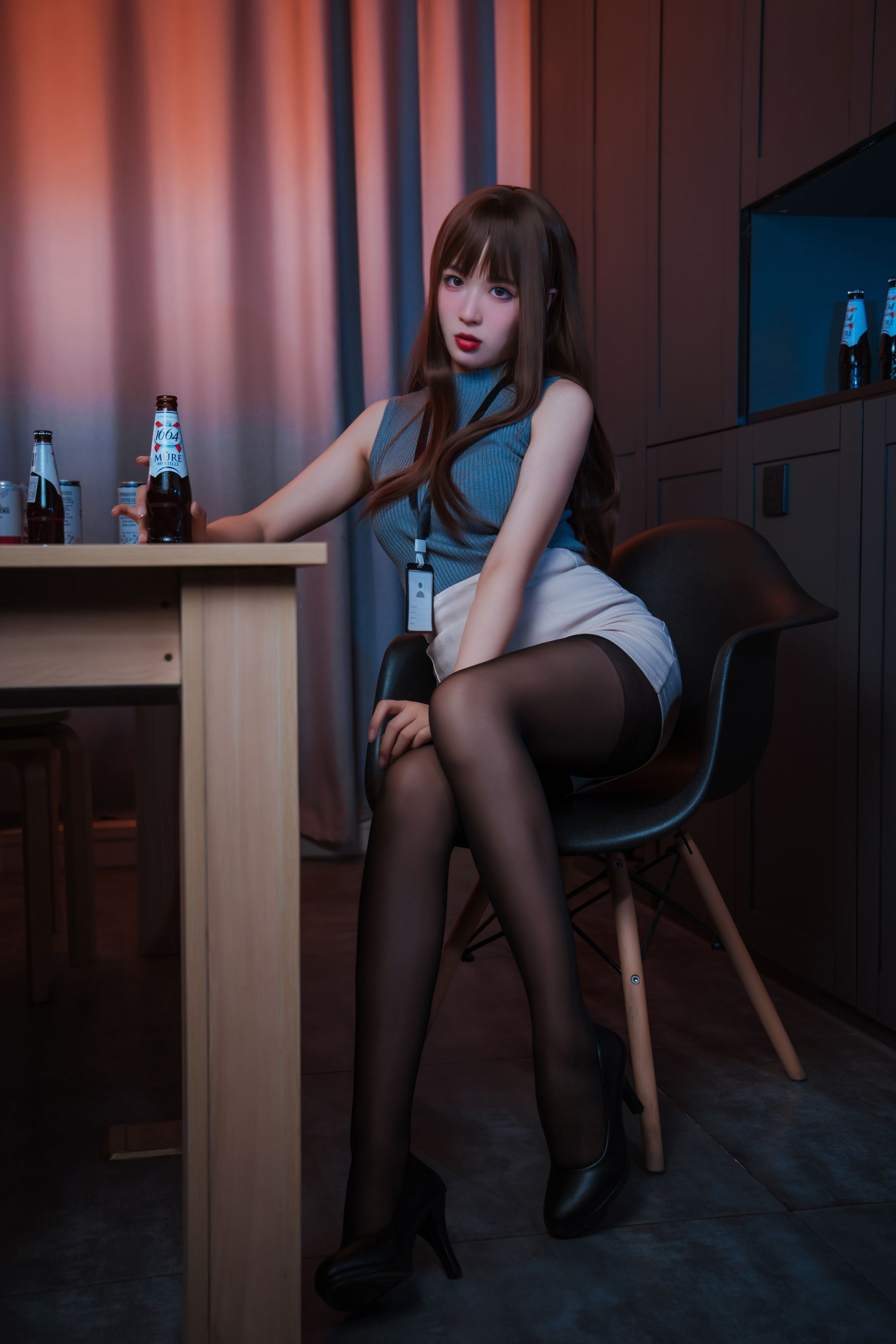 轩萧学姐 – 微醺喝醉了OL Cosplay-第56张