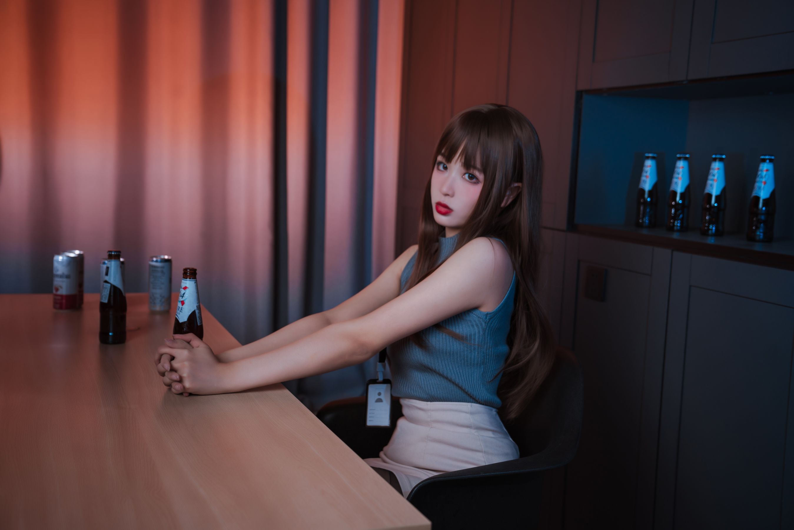 轩萧学姐 – 微醺喝醉了OL Cosplay-第54张
