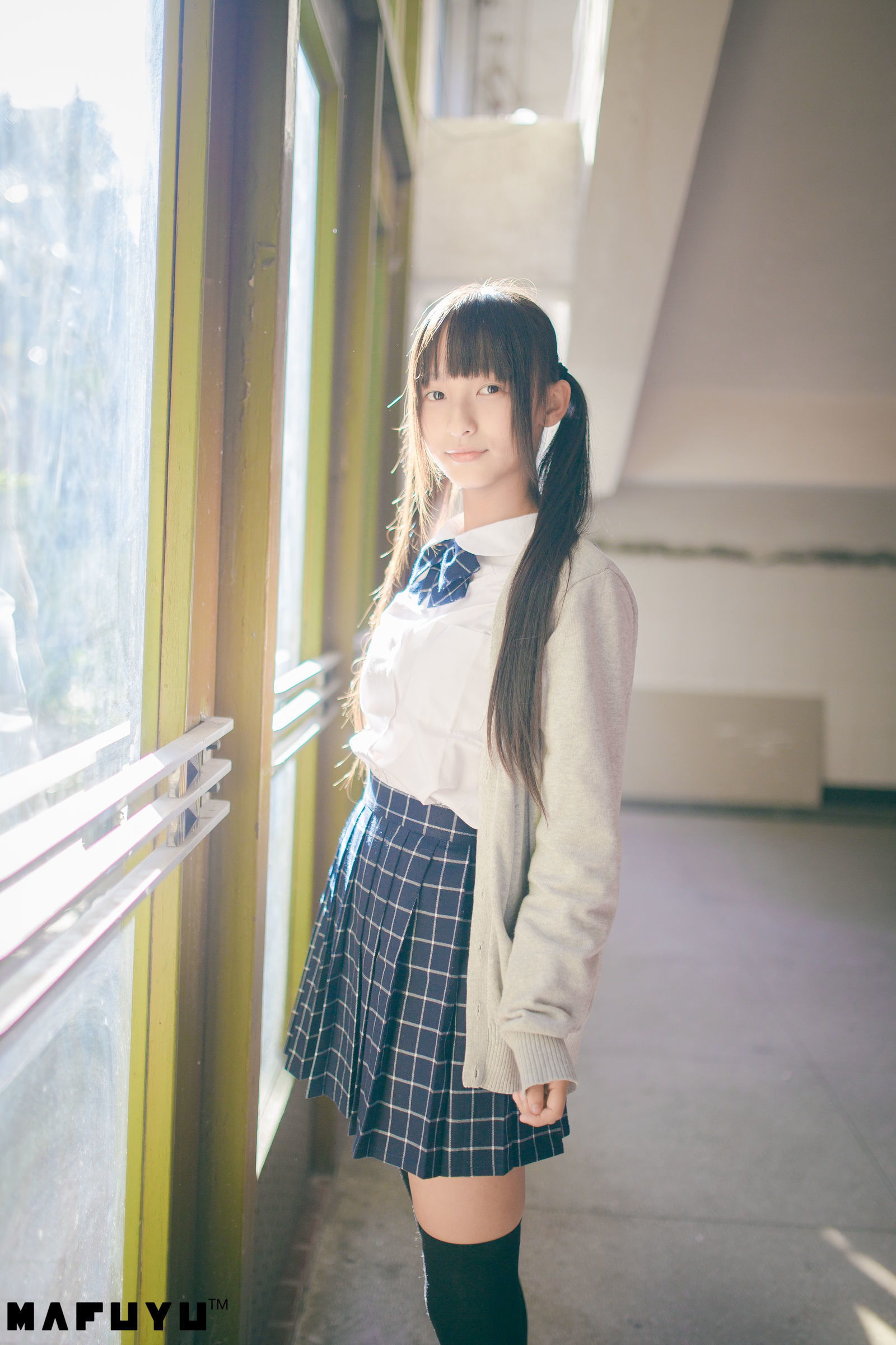 [萝莉COS] 神楽板真冬 阳光校服系列套图 Cosplay-第4张