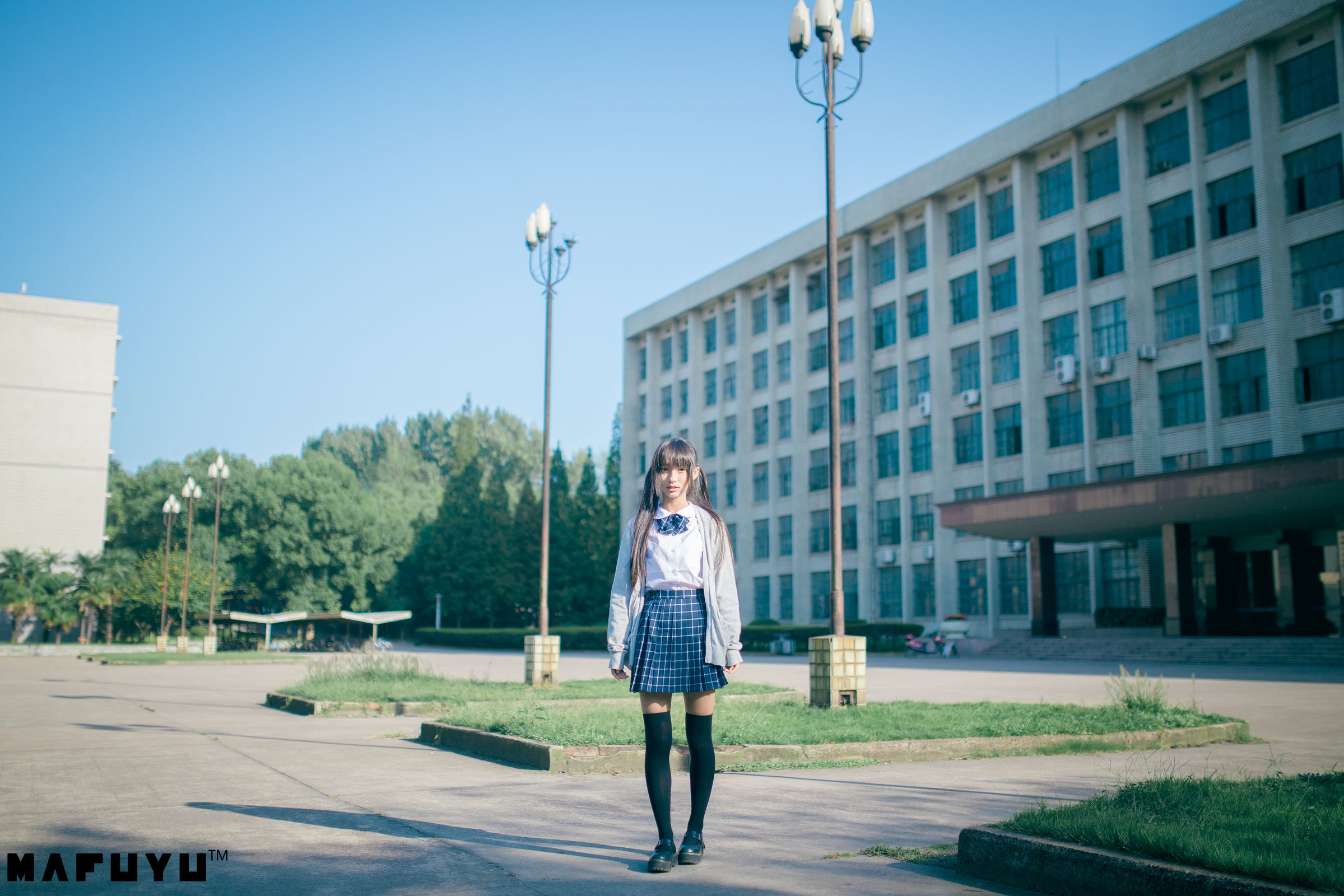 [萝莉COS] 神楽板真冬 阳光校服系列套图 Cosplay-第3张