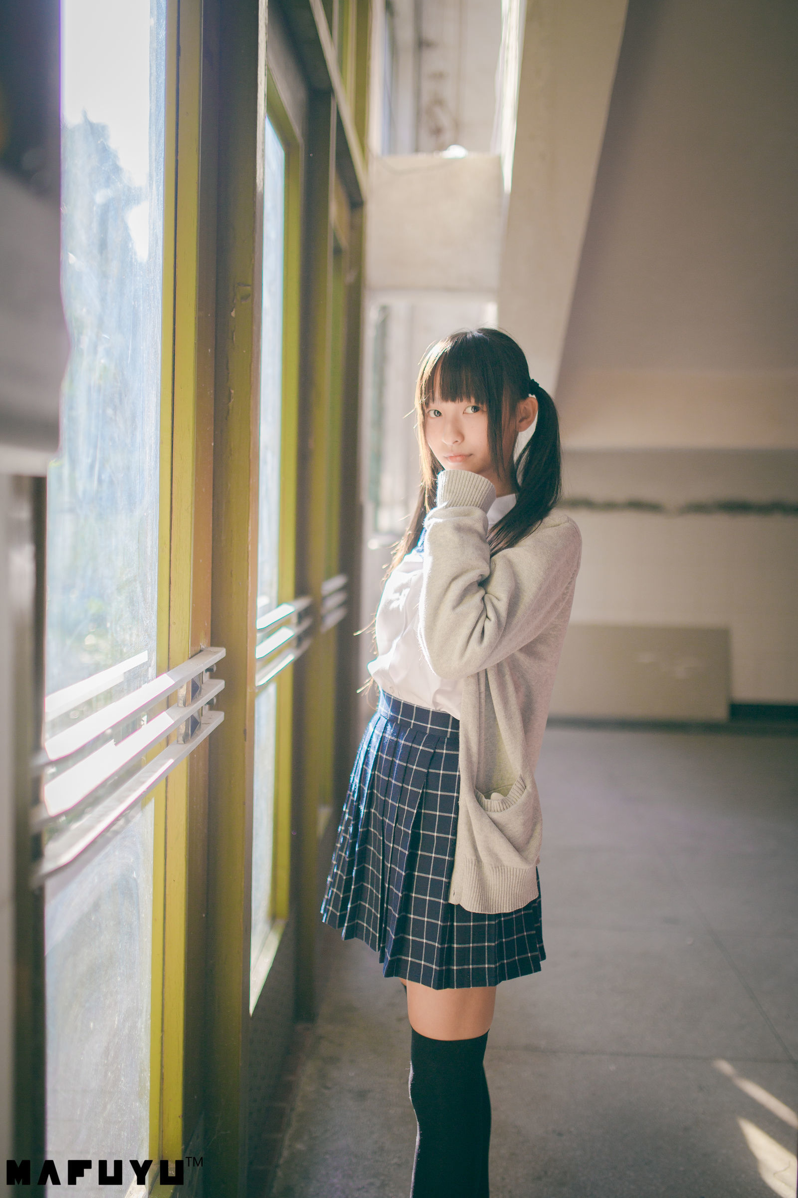 [萝莉COS] 神楽板真冬 阳光校服系列套图 Cosplay-第5张