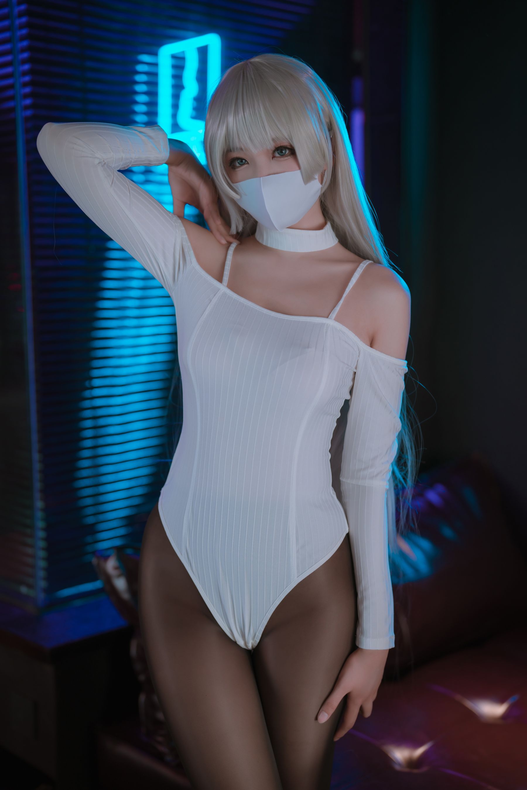 轩萧学姐 – 高开叉运动鞋 茑 Cosplay-第4张