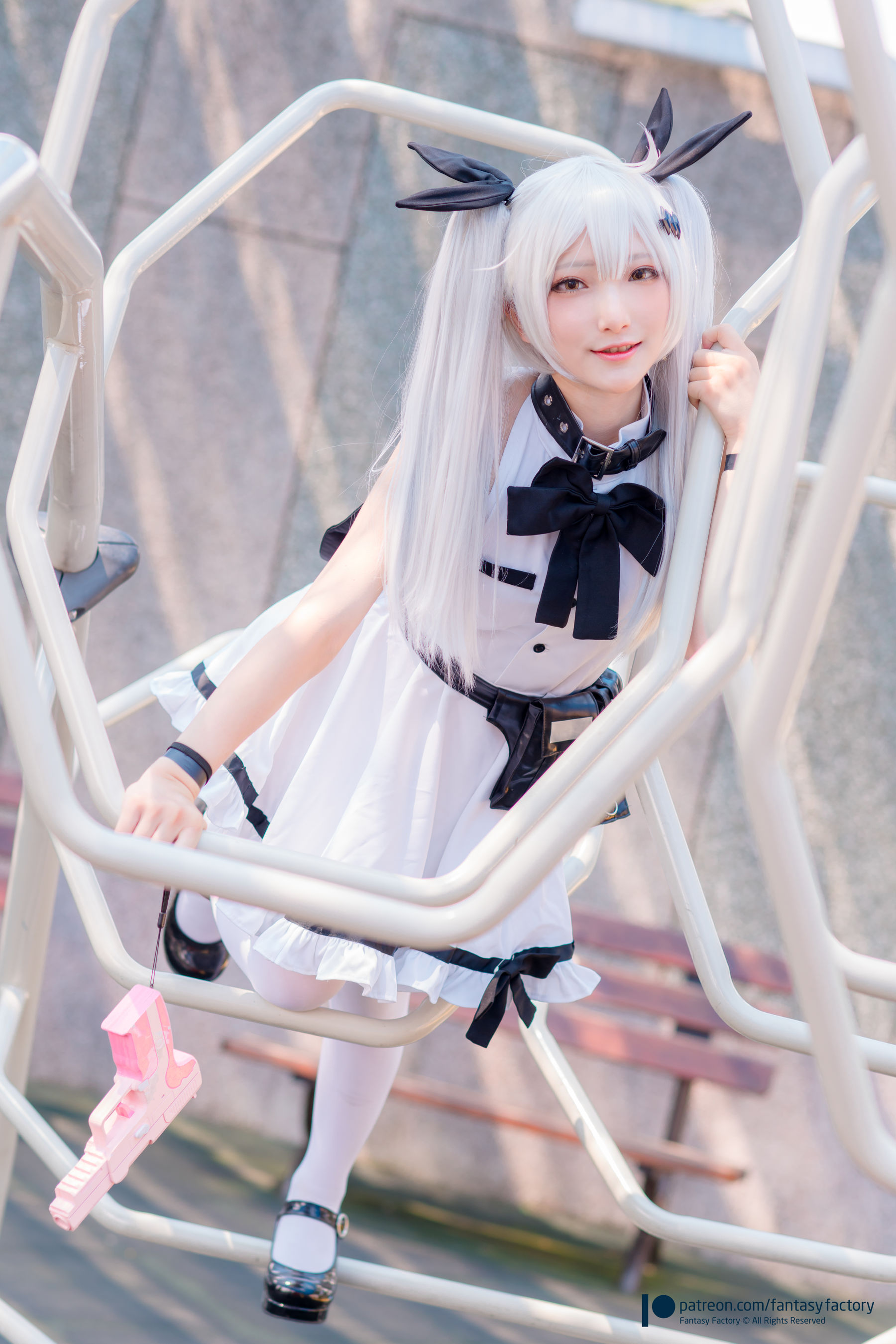 [Cosplay写真] 小丁 《Fantasy Factory》 – 2019.11 黑白 薄纱 网袜 Cosplay-第1张