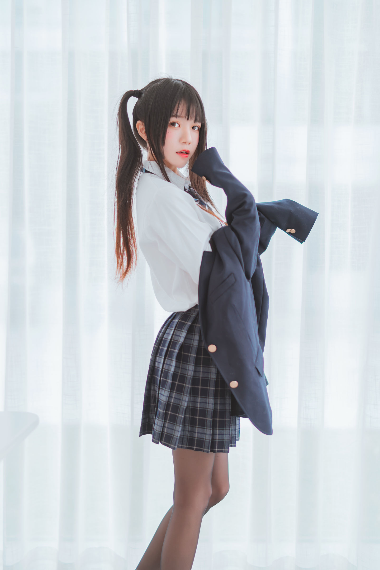 [萝莉COS] 桜桃喵 – 冬季制服丝秀 Cosplay-第8张