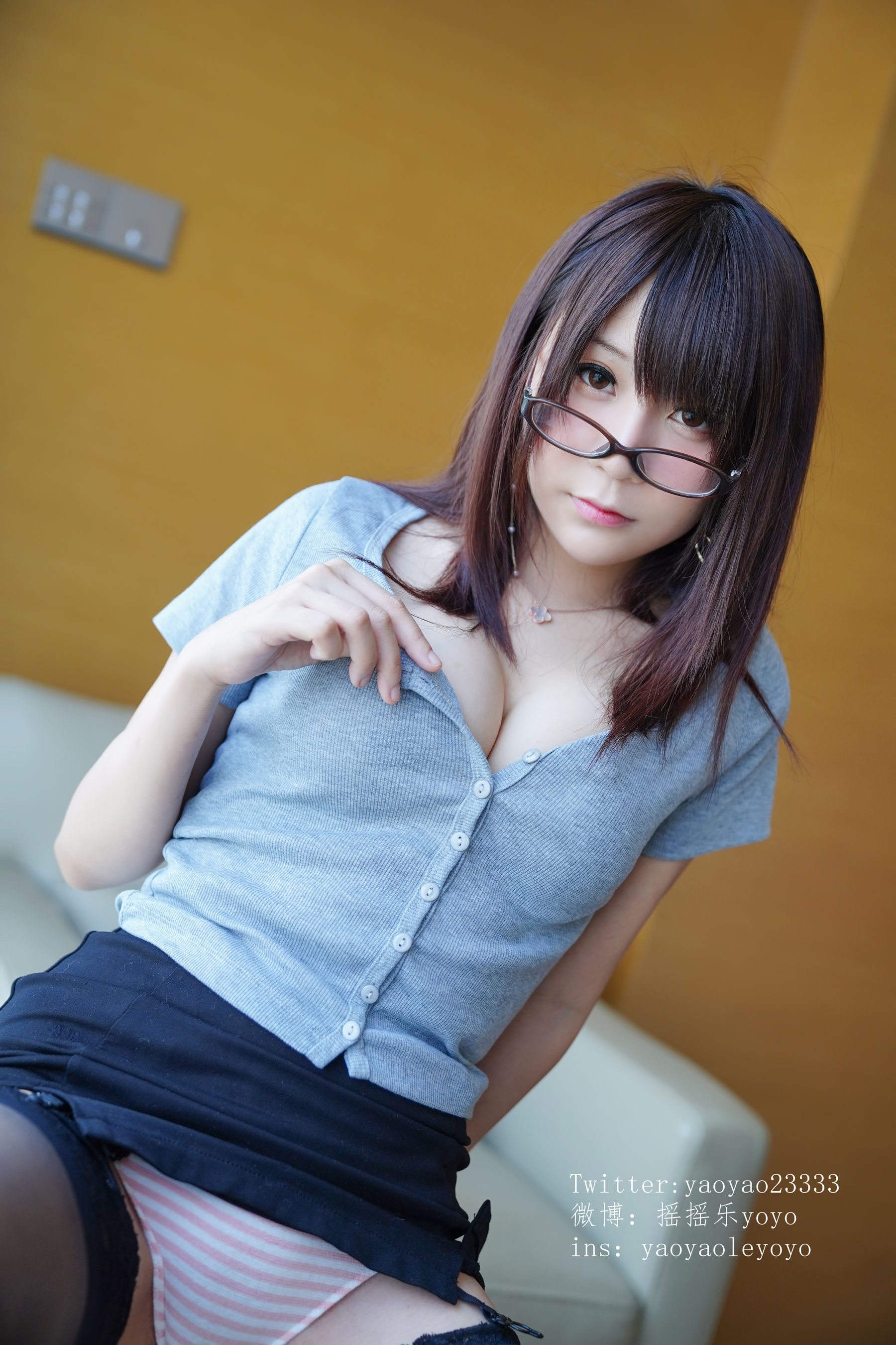 [萝莉COS] 摇摇乐yoyo – 制服御姐 Cosplay-第6张