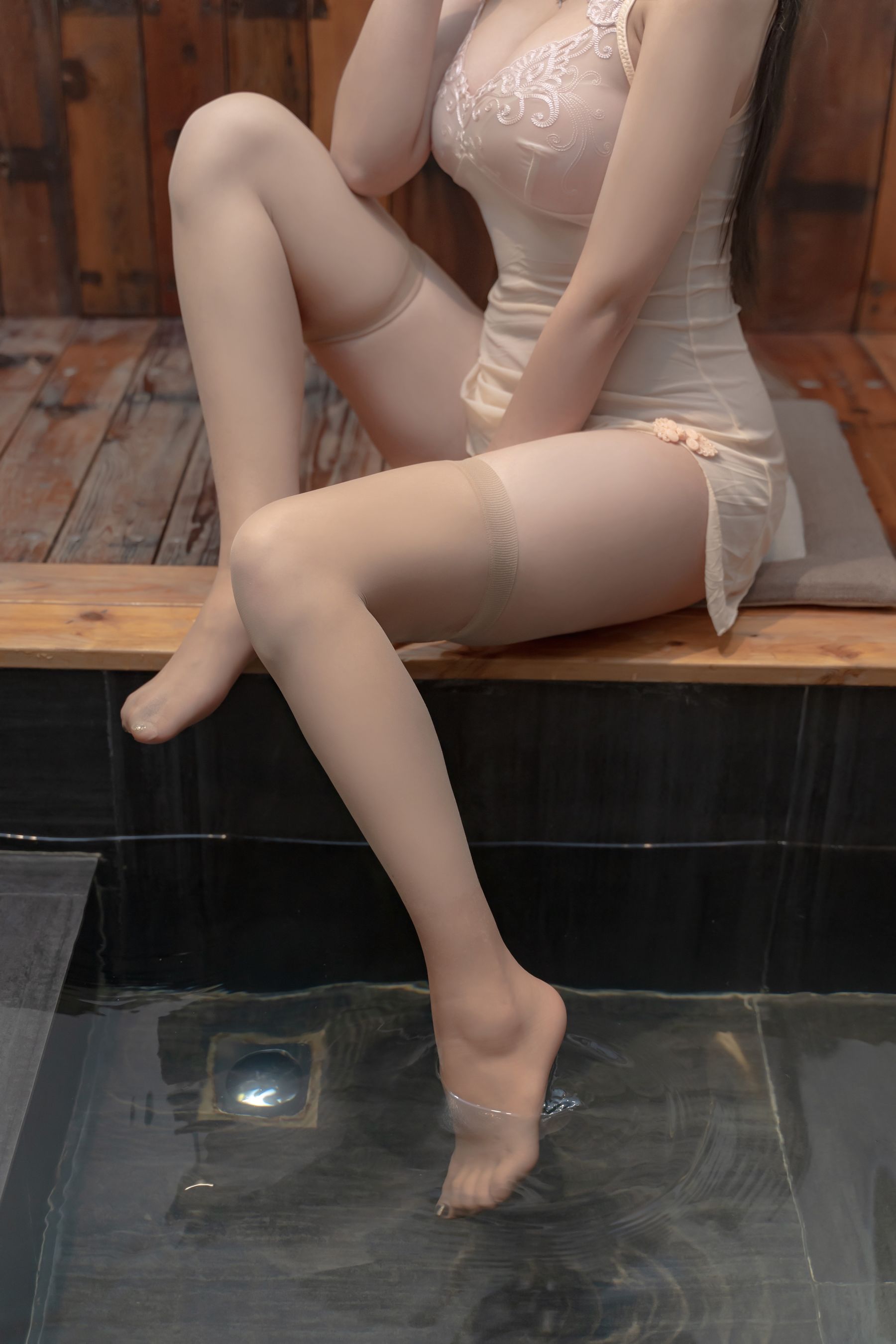 斗鱼米线线sama写真 – 温泉 Cosplay-第47张