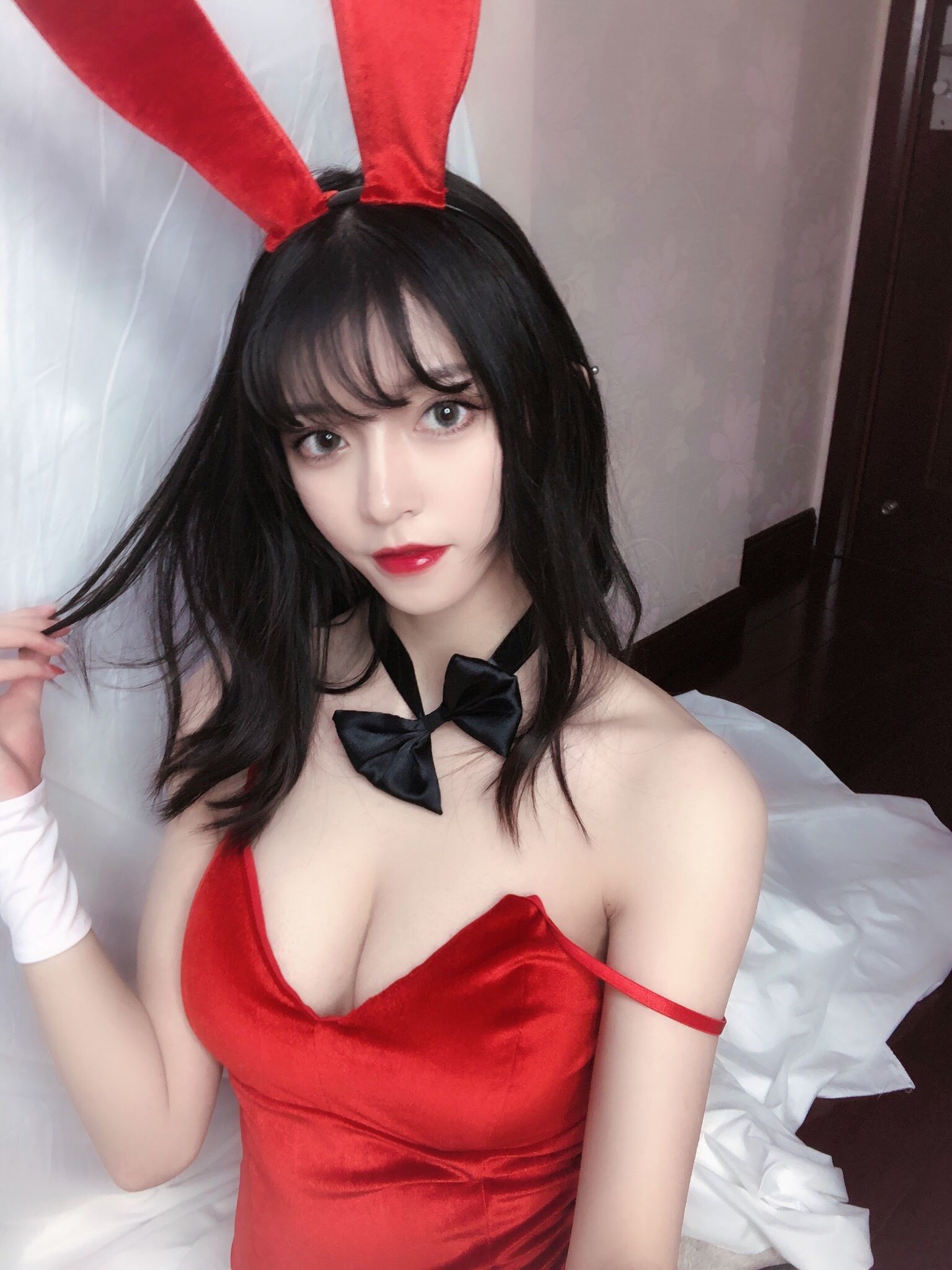 銘銘Kizami 红丝绒兔女郎 Cosplay-第1张