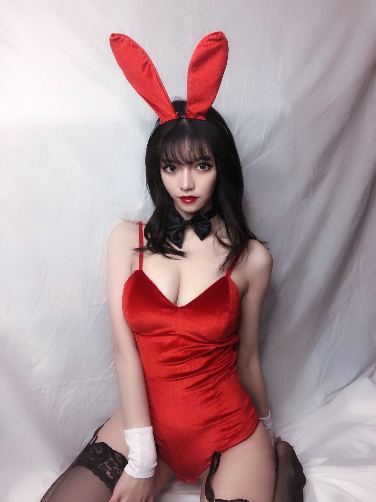 銘銘Kizami 红丝绒兔女郎 Cosplay-第3张
