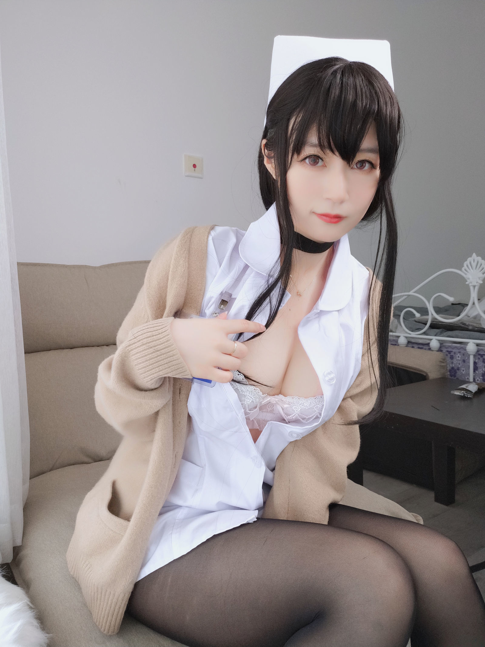 [萝莉COS] 白银 – 长发小护士 Cosplay-第6张