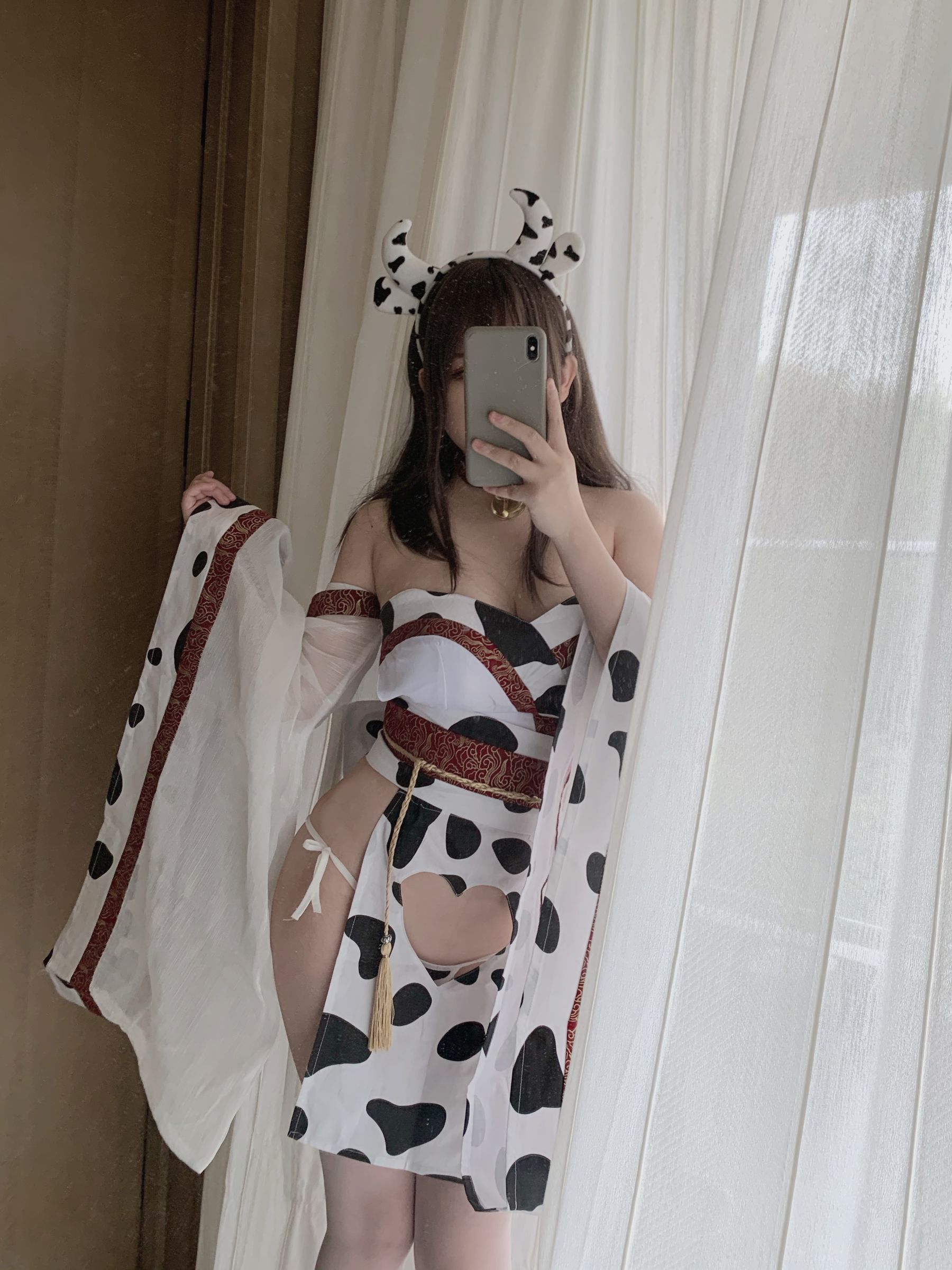蜜桃少女是依酱呀 – 牛牛和服 Cosplay-第1张