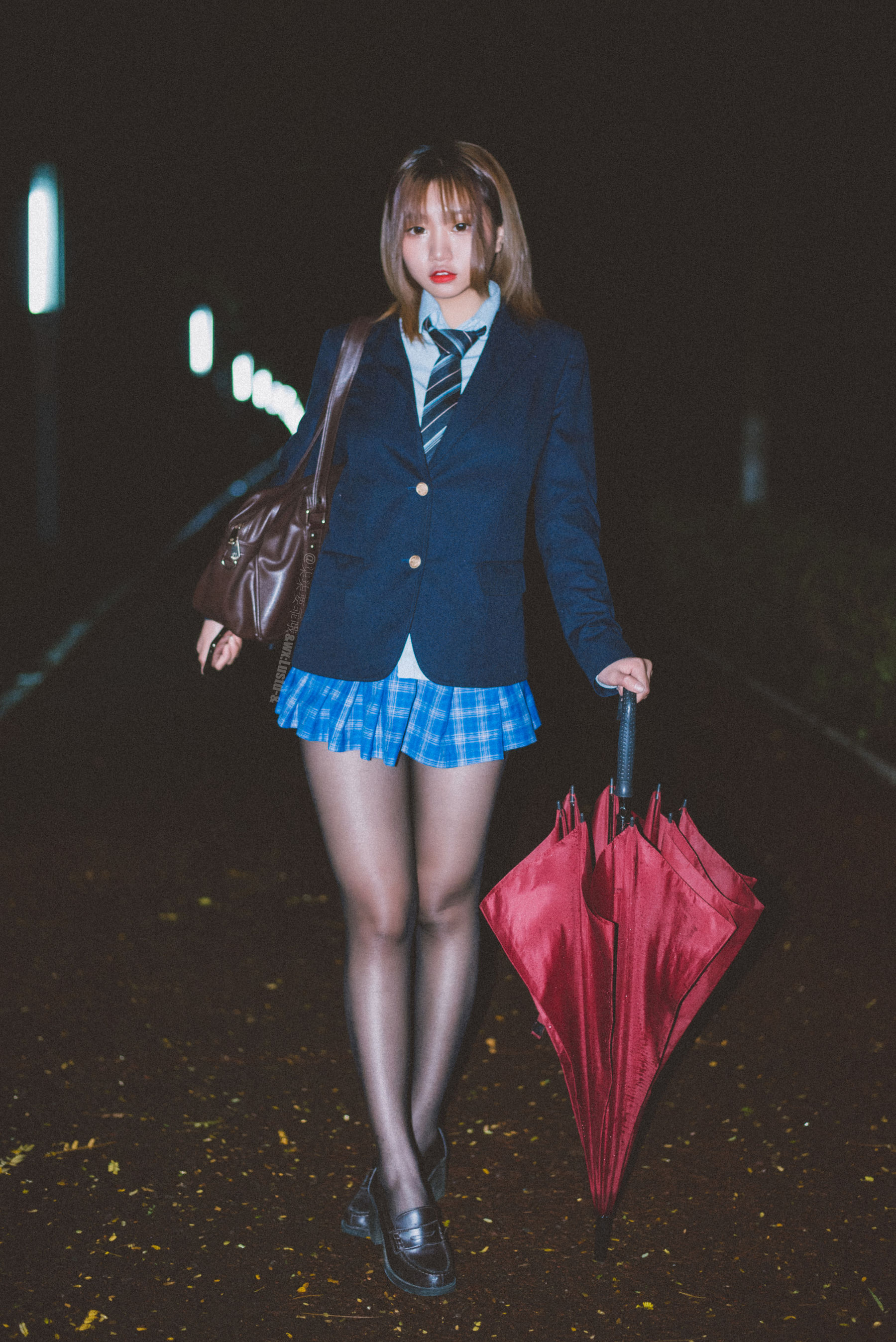动漫博主柒柒要乖哦 – 深夜公园JK Cosplay-第1张