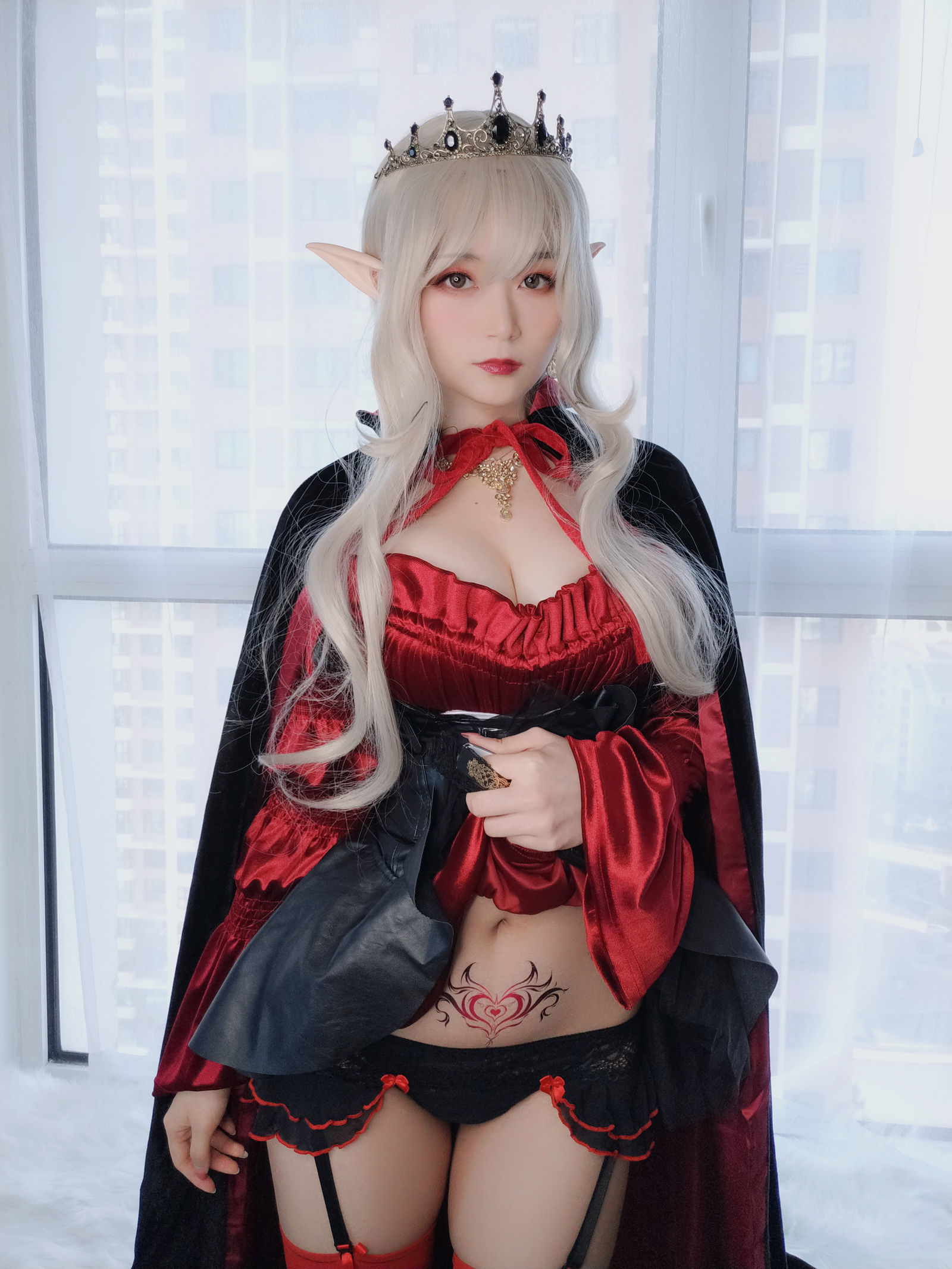 [萝莉COS] 白银 – 皇家吸血鬼 Cosplay-第40张
