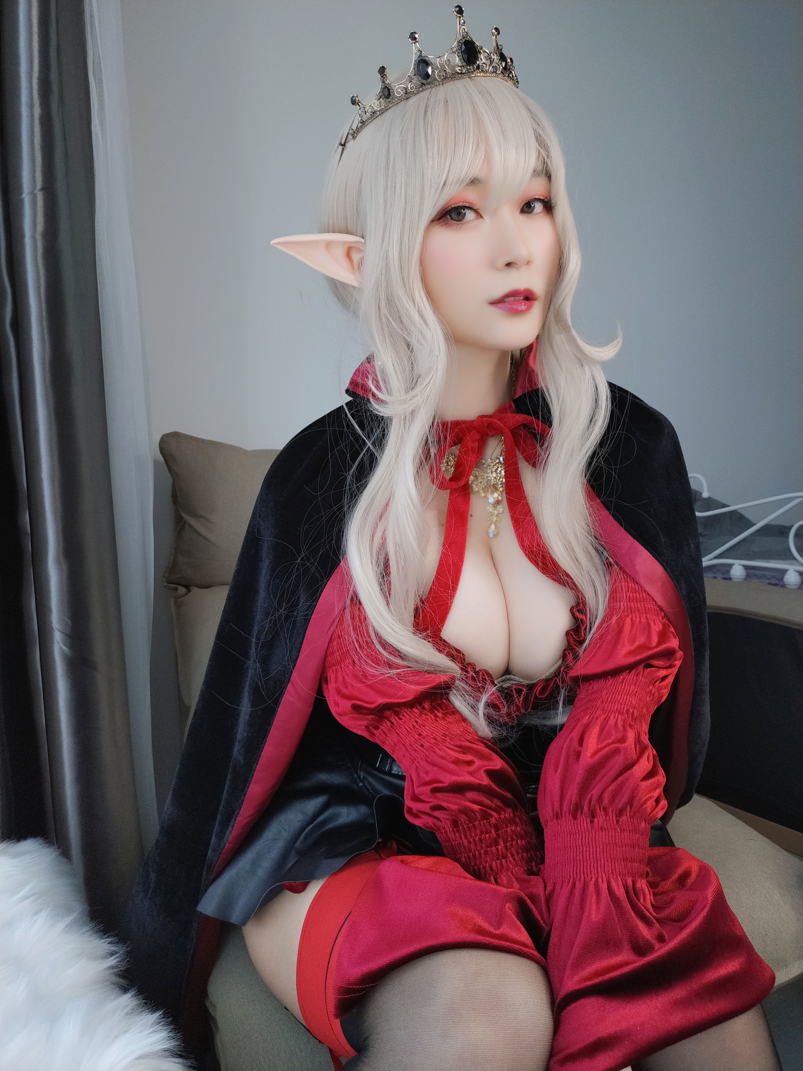 [萝莉COS] 白银 – 皇家吸血鬼 Cosplay-第10张