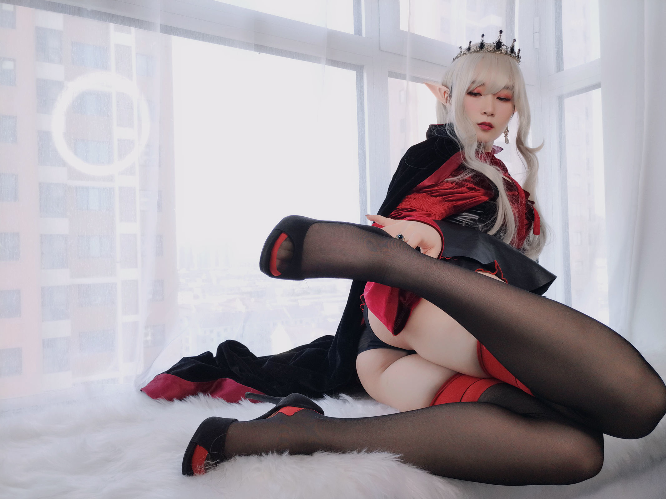 [萝莉COS] 白银 – 皇家吸血鬼 Cosplay-第31张