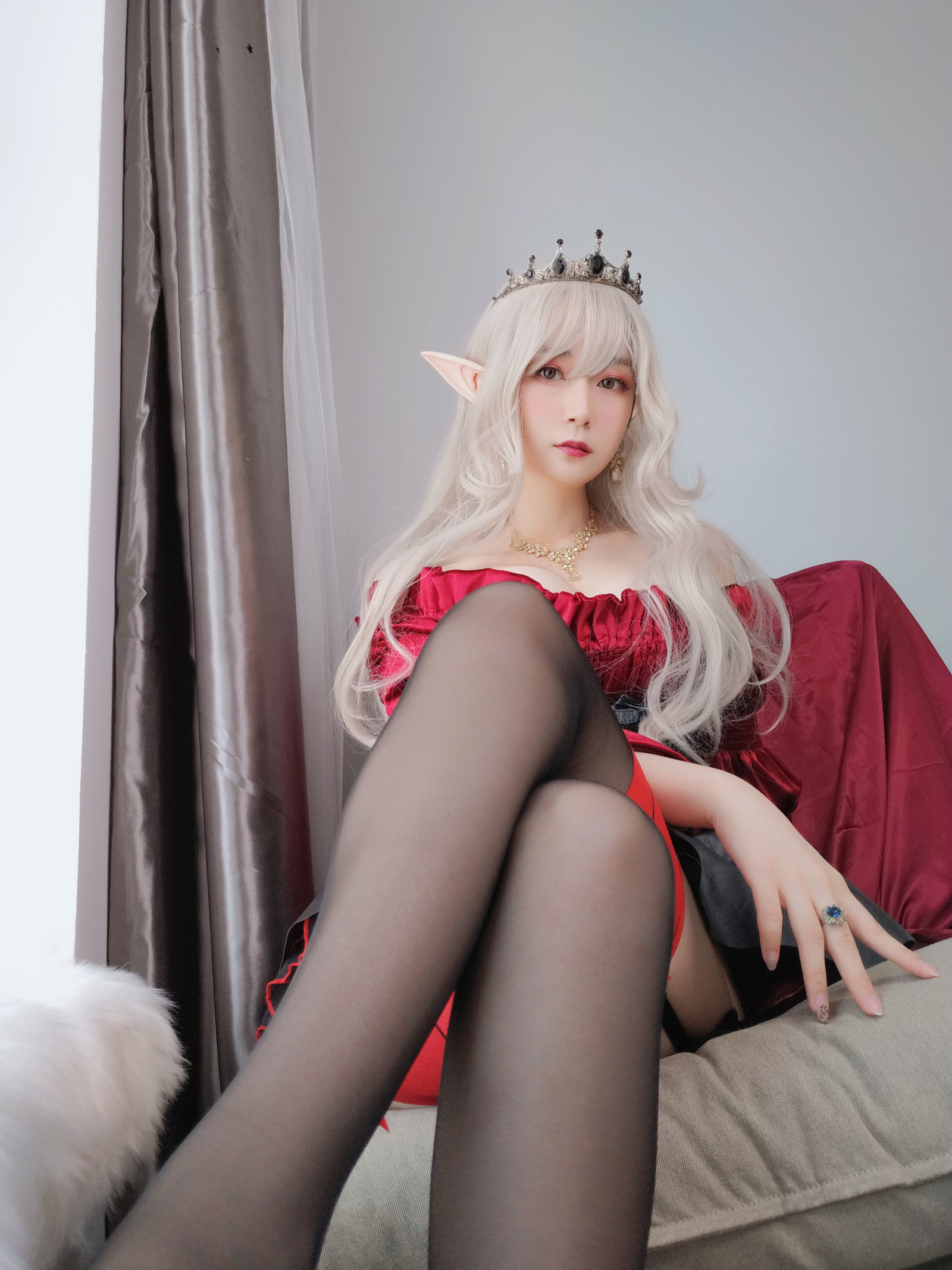 [萝莉COS] 白银 – 皇家吸血鬼 Cosplay-第18张