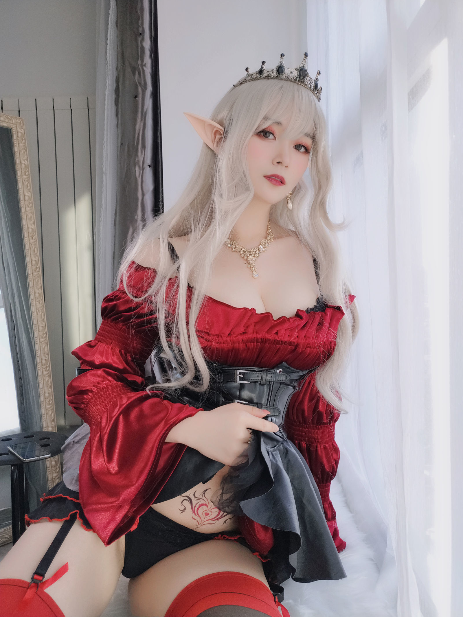 [萝莉COS] 白银 – 皇家吸血鬼 Cosplay-第5张