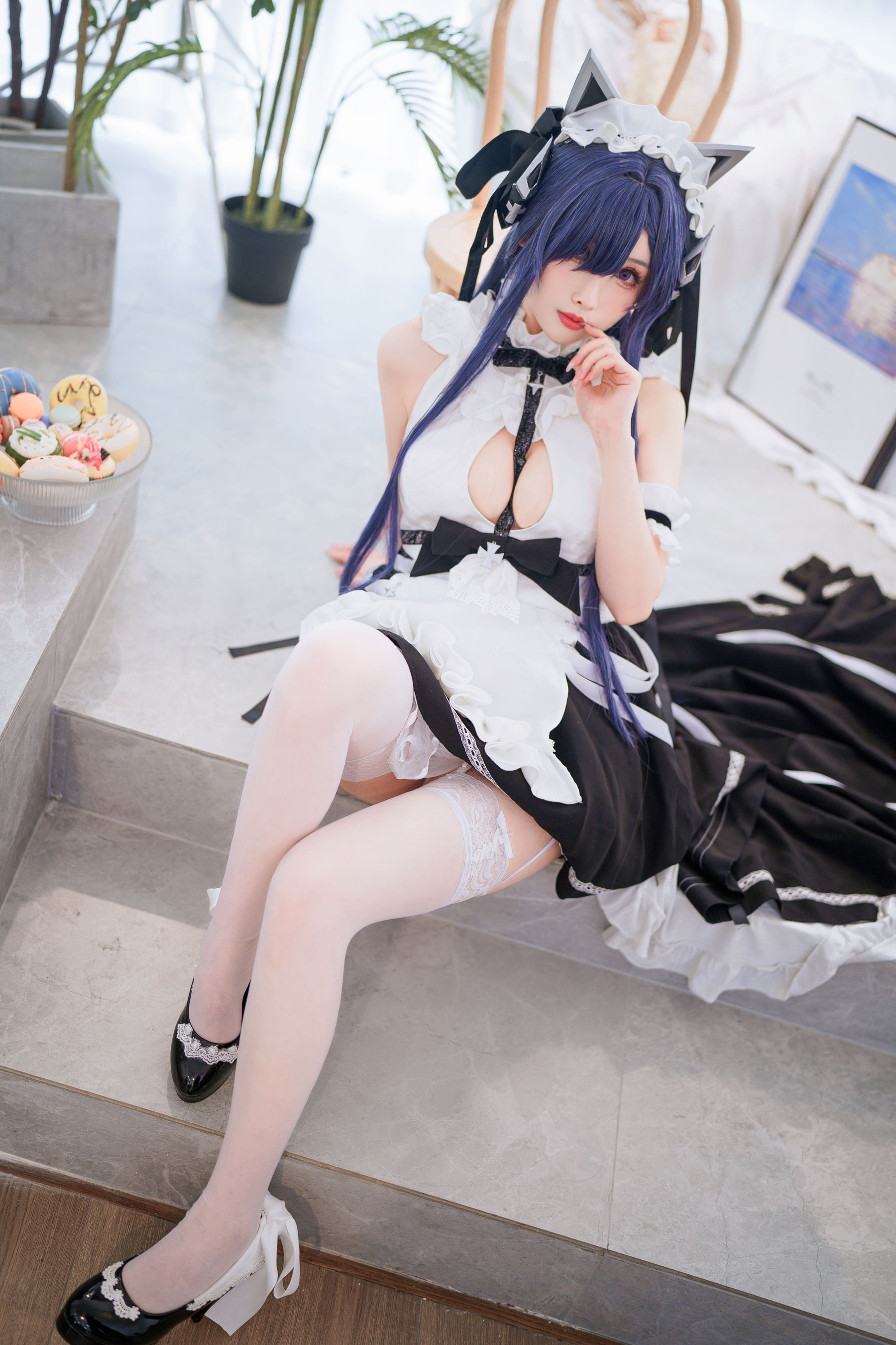 COS福利rioko凉凉子(肉扣热热子) – 奥古斯特 女仆装 Cosplay-第37张