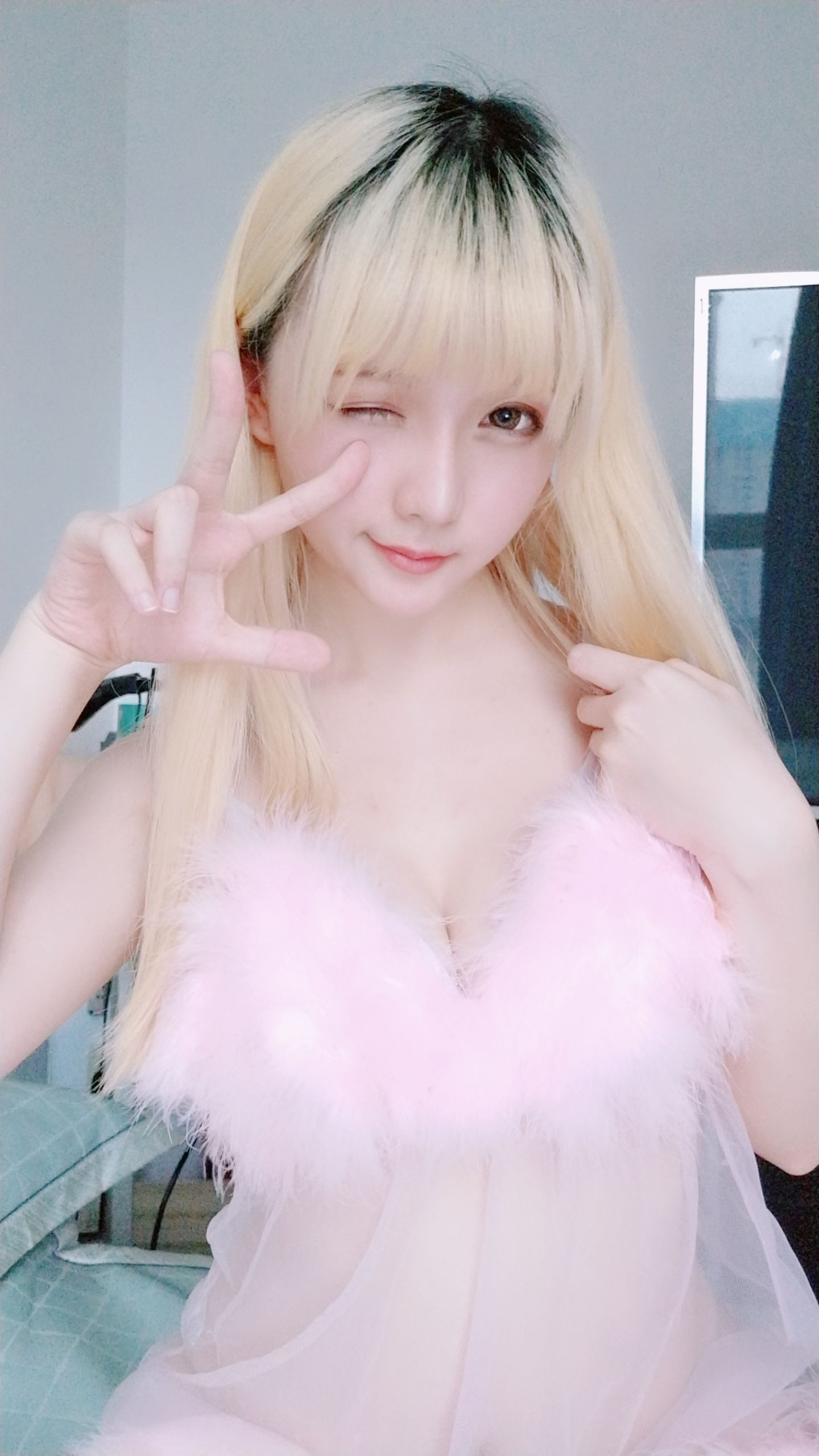 Coser小姐姐星之迟迟 粉红睡衣 Cosplay-第4张