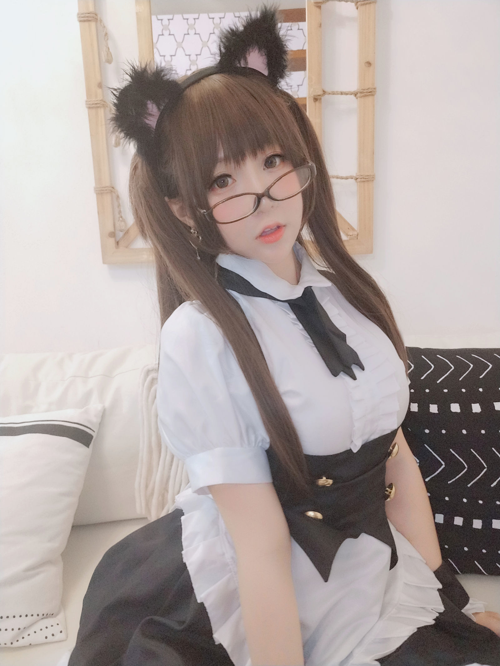 [萝莉COS] 摇摇乐yoyo – 黑丝女仆 Cosplay-第8张
