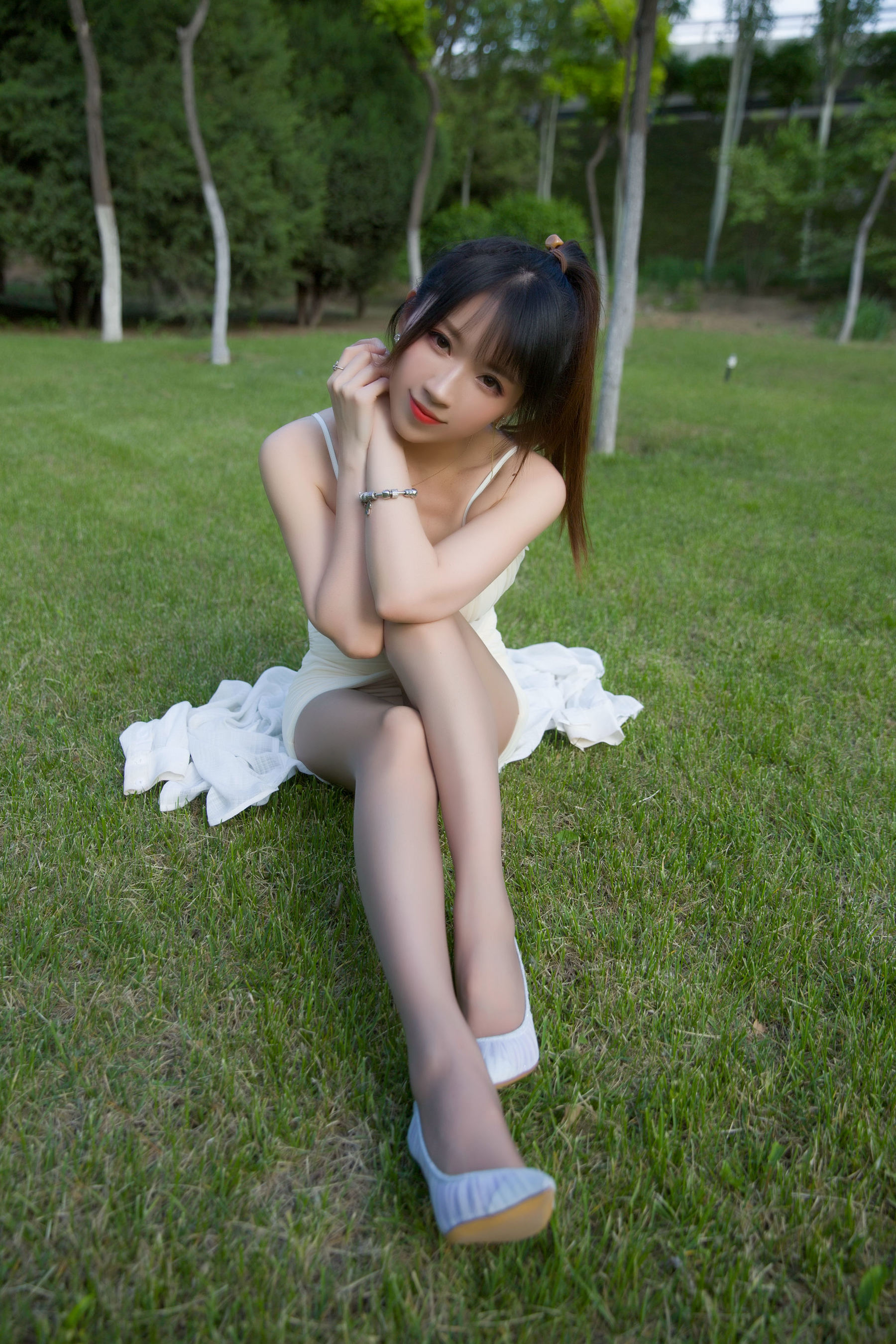 斗鱼主播小女巫露娜 – 户外小米裙 Cosplay-第21张
