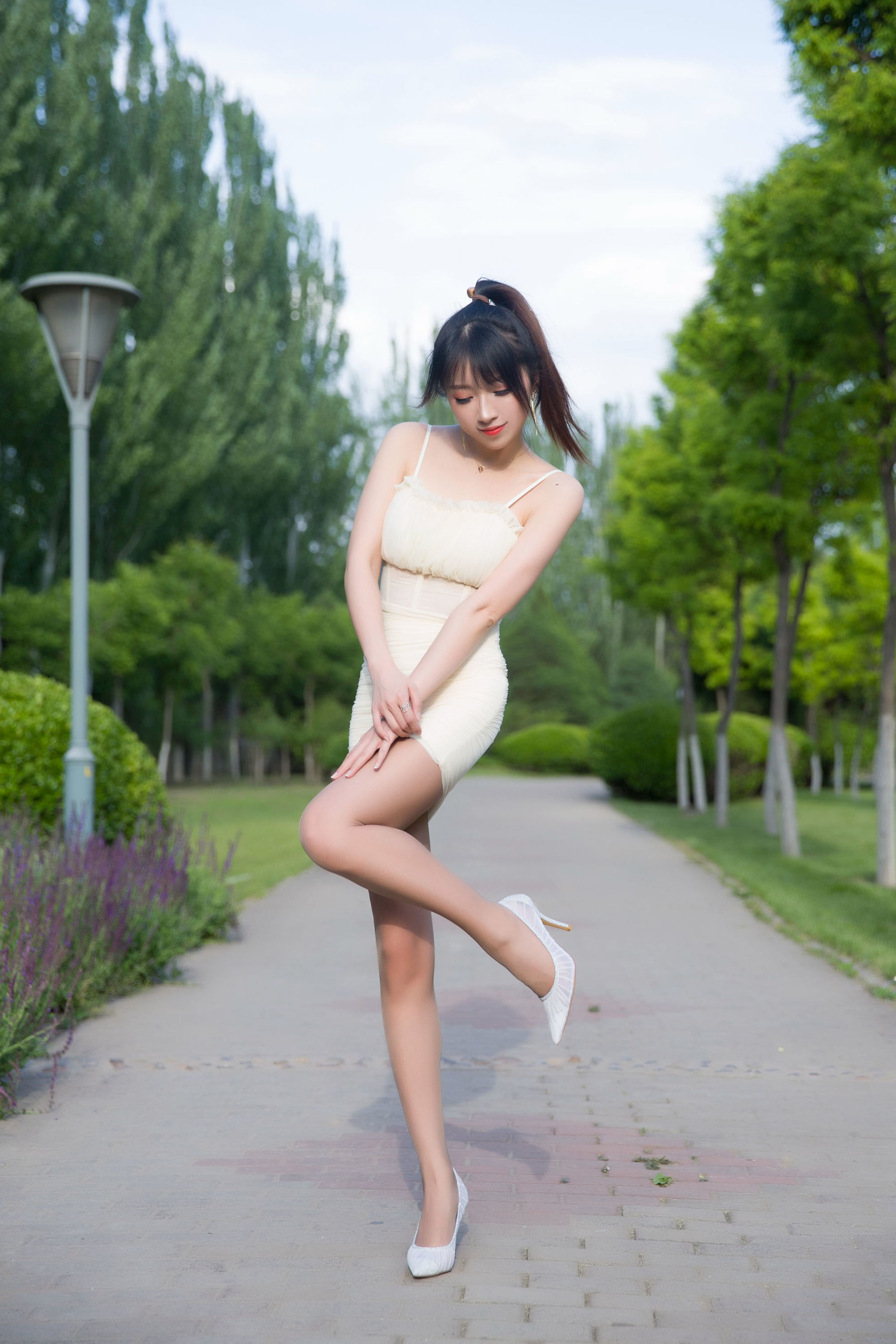 斗鱼主播小女巫露娜 – 户外小米裙 Cosplay-第72张