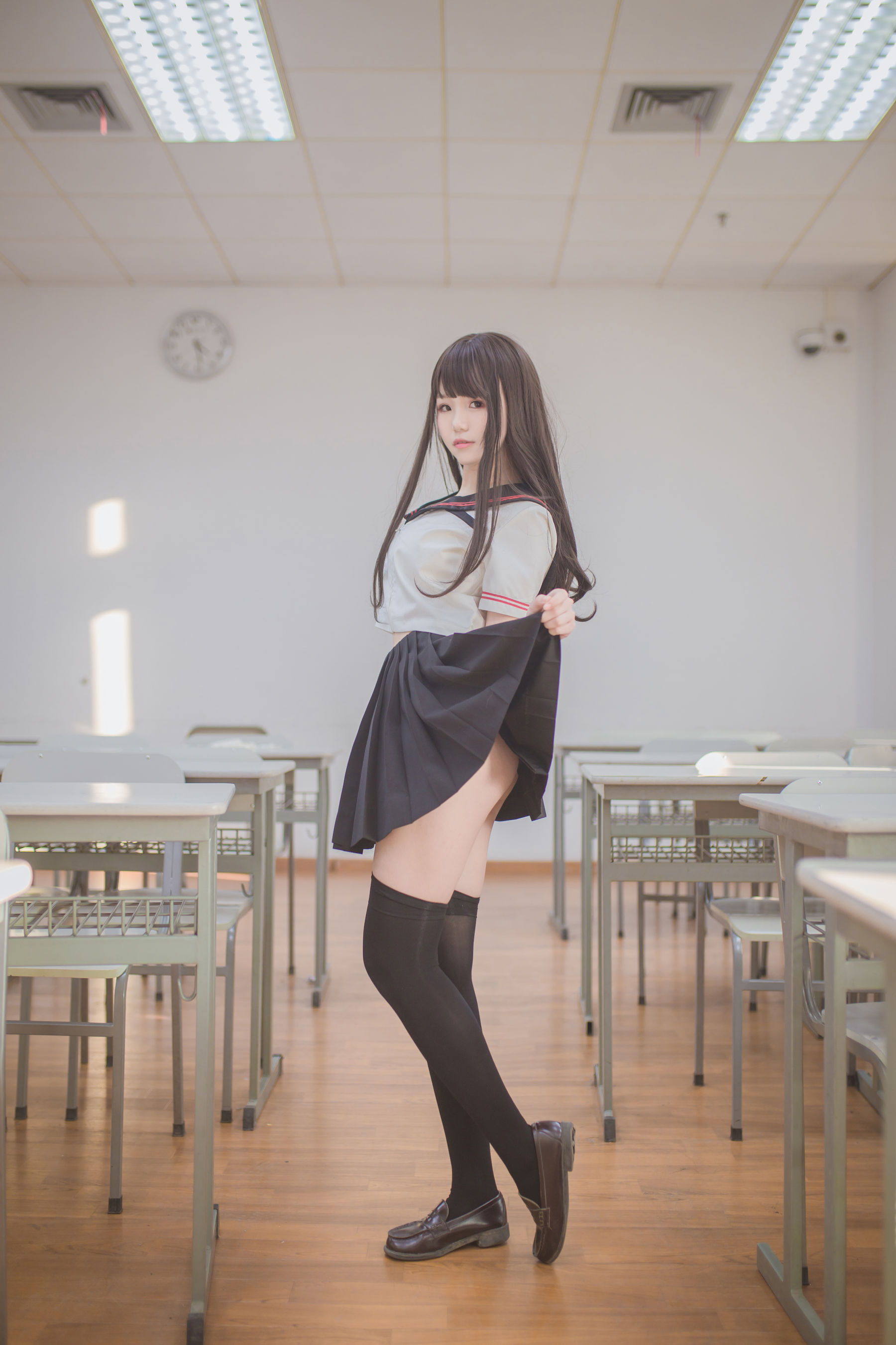 [萝莉COS] Yoko宅夏《黑丝JK》 Cosplay-第14张
