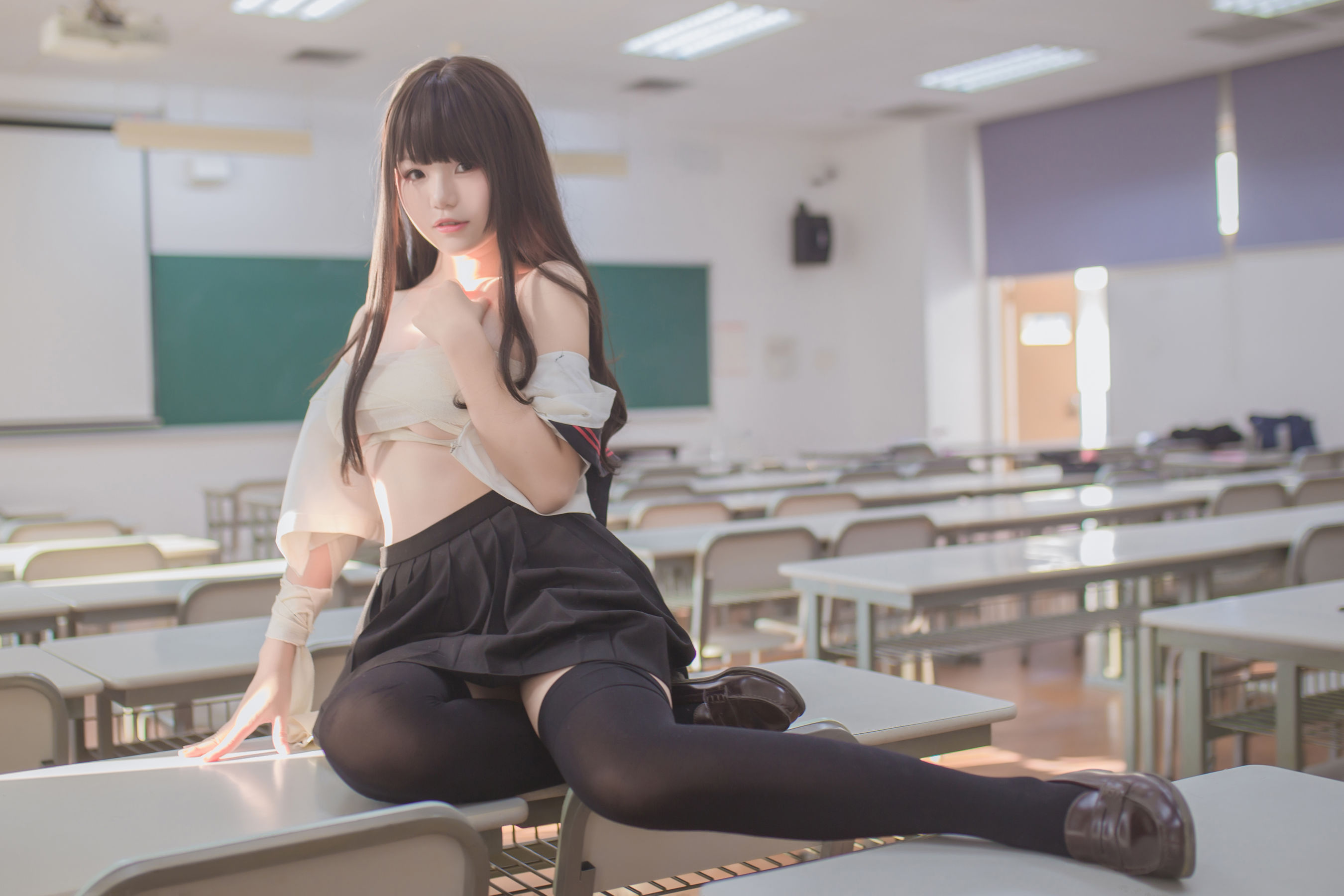 [萝莉COS] Yoko宅夏《黑丝JK》 Cosplay-第12张