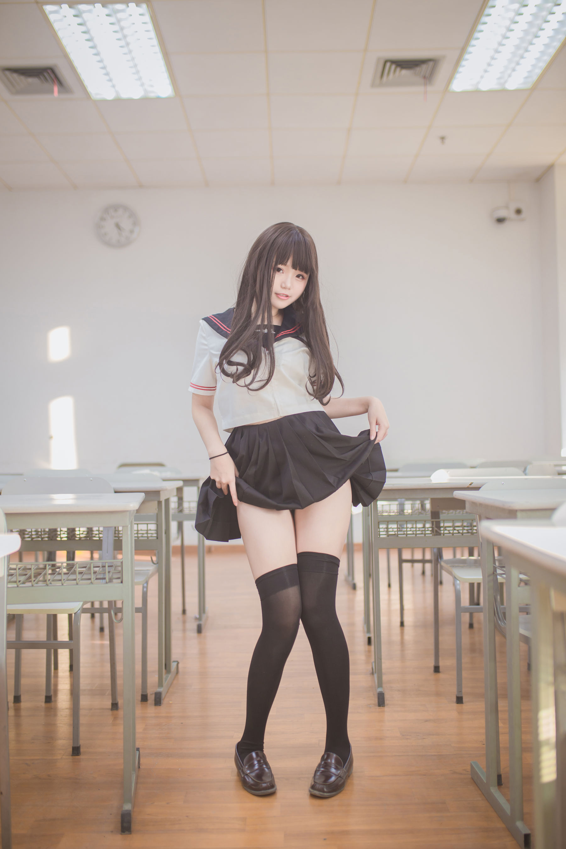 [萝莉COS] Yoko宅夏《黑丝JK》 Cosplay-第15张