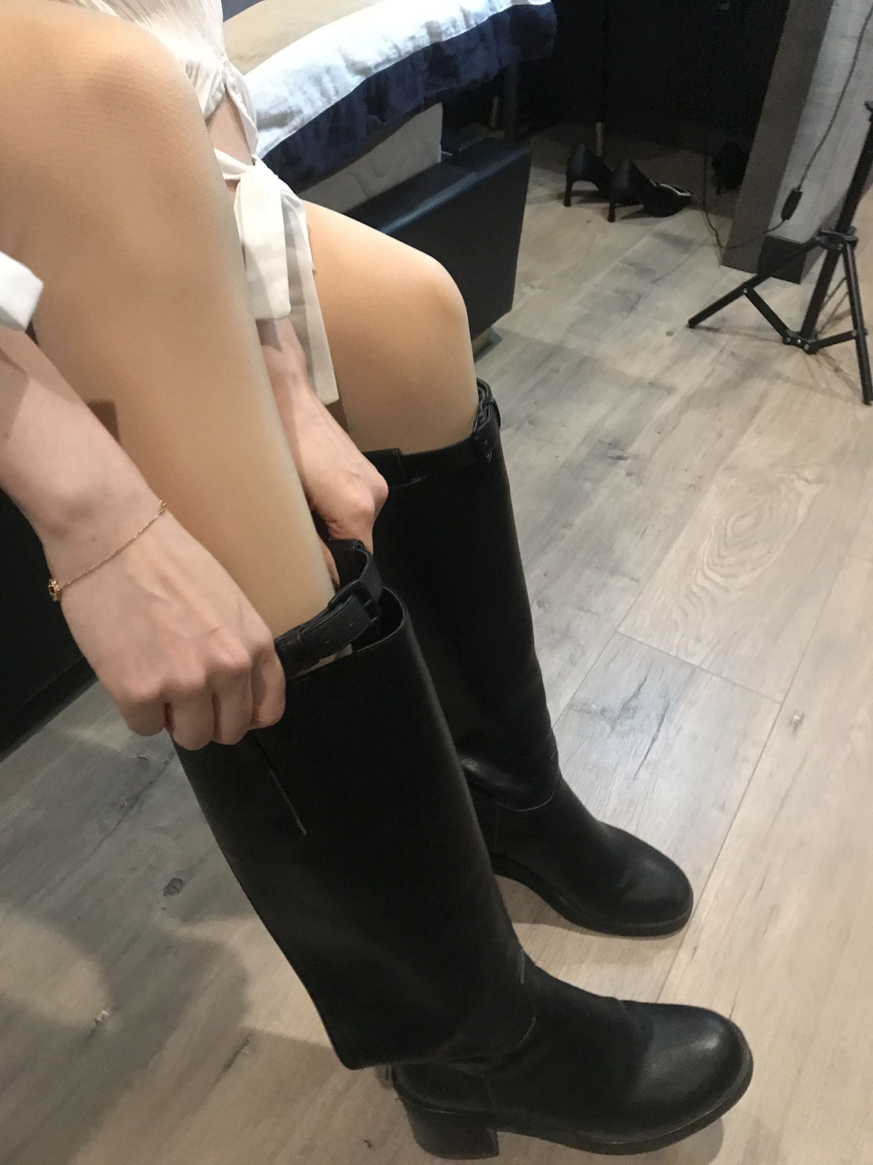 丝足博主麋鹿_Monroe 2020.03.02 皮裙肉丝 Cosplay-第27张