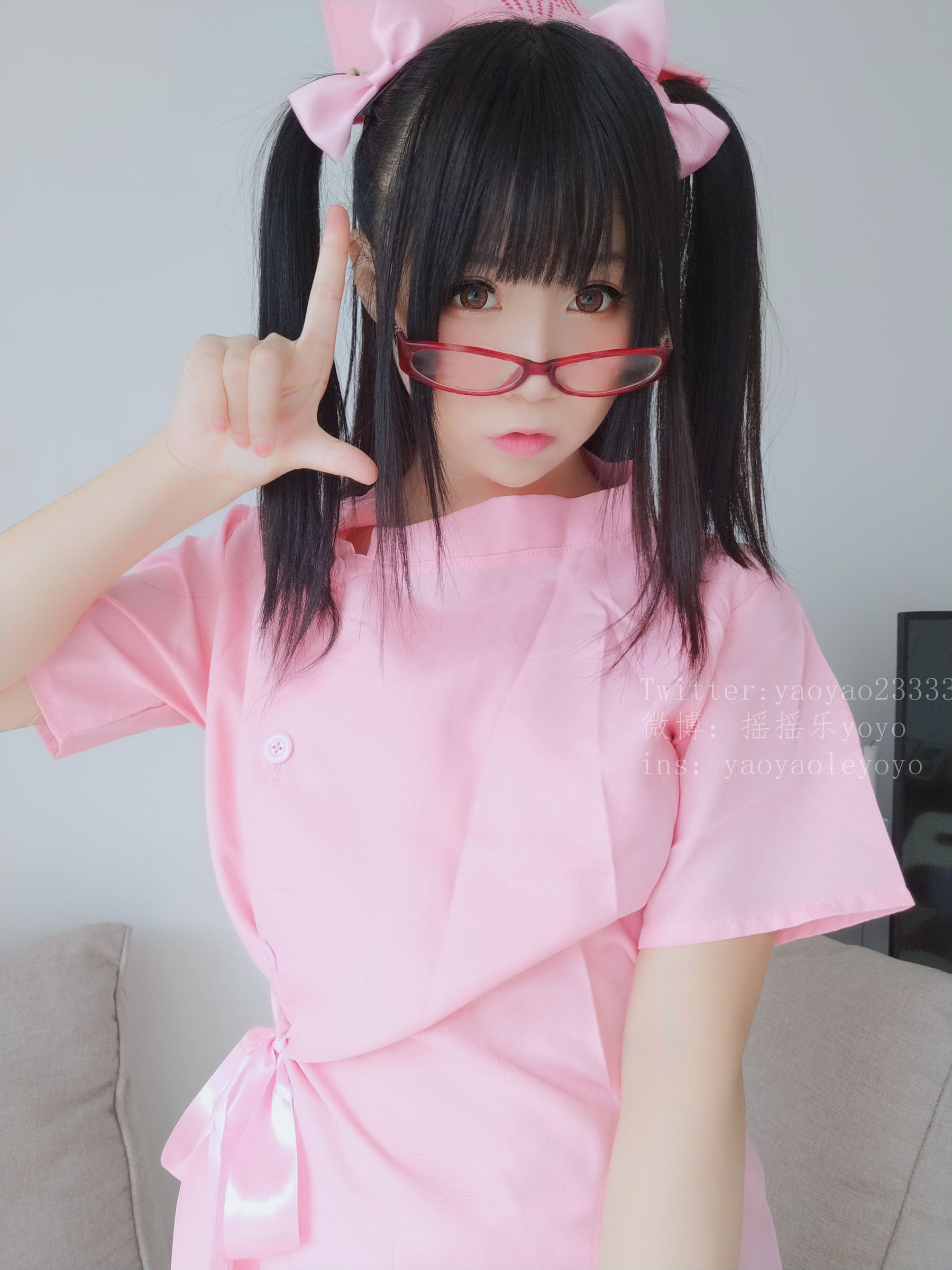 萌妹子Coser摇摇乐yoyo 可爱粉色护士 Cosplay-第2张