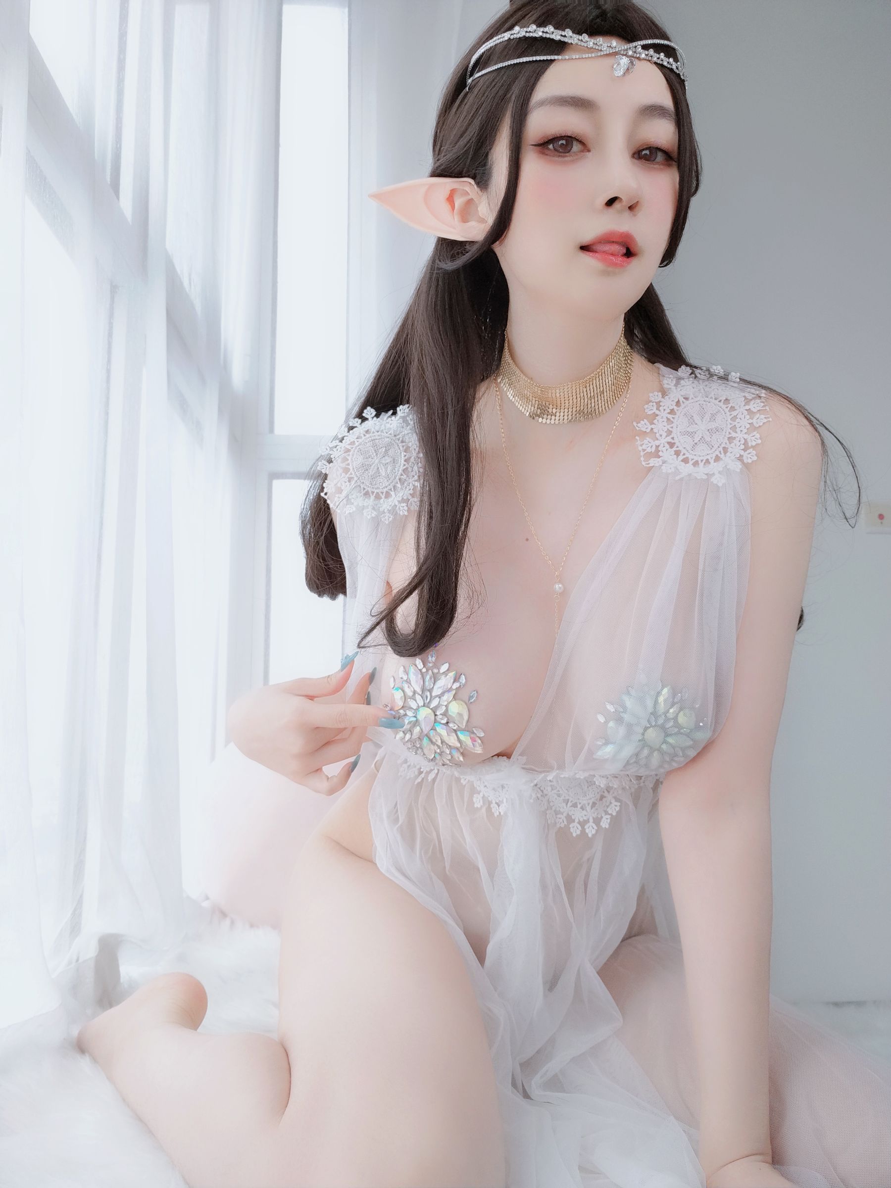Coser小姐姐白银 – 精灵宝石内衣 Cosplay-第1张