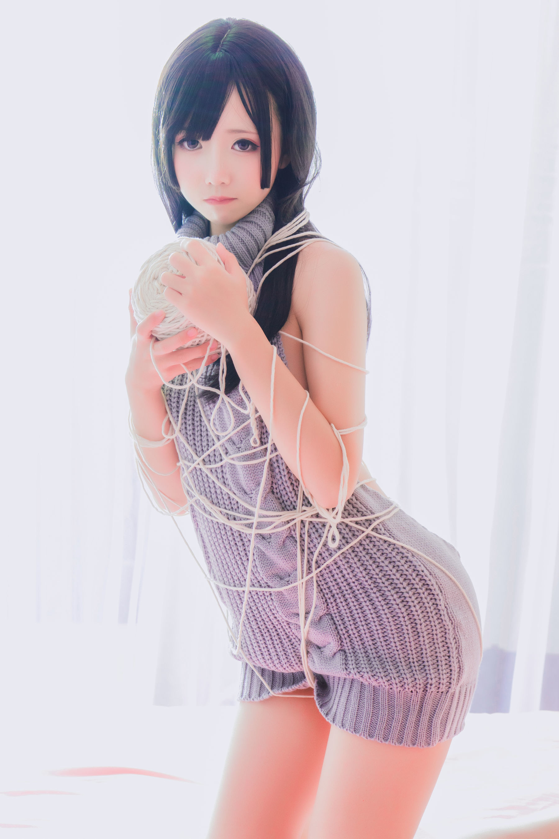 [萝莉COS] 面饼仙儿 – 露背毛衣！！ Cosplay-第1张