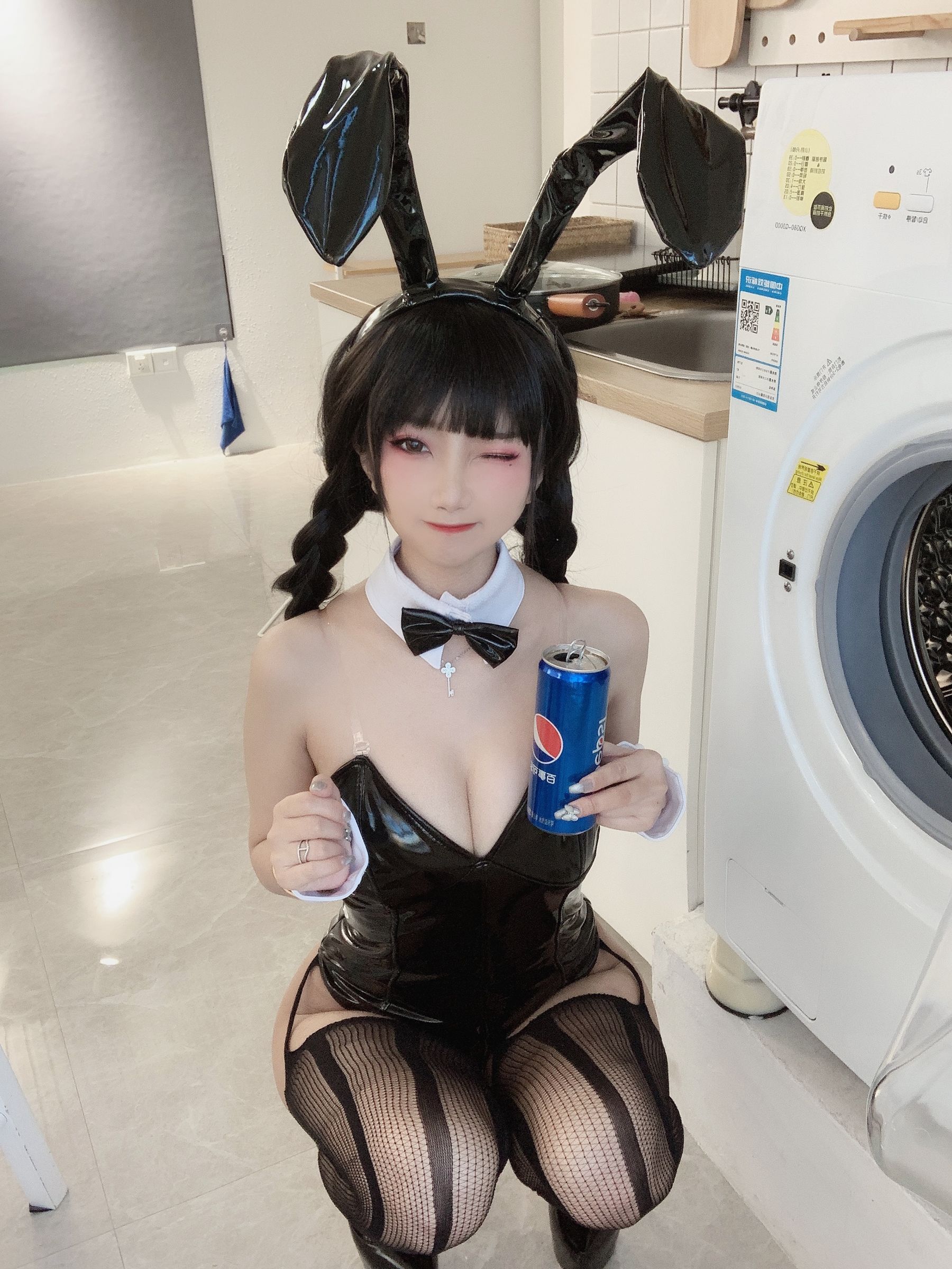 白嫩美少女鬼畜瑶 – 黑色兔女郎 Cosplay-第37张