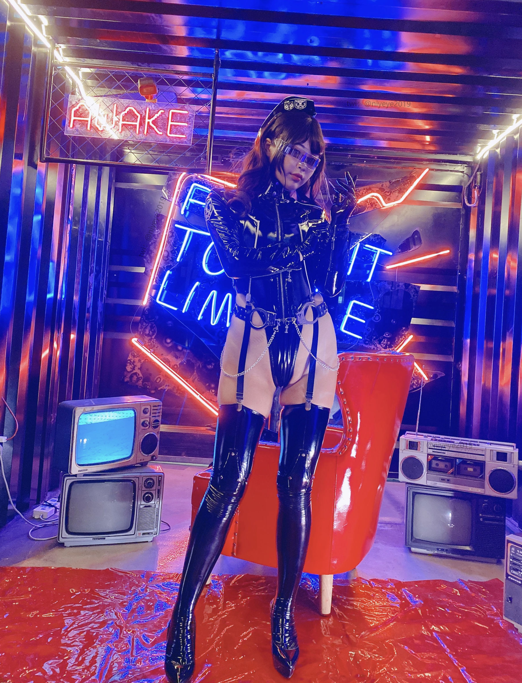 萌系小姐姐-白烨- – 女王指挥官 Cosplay-第49张